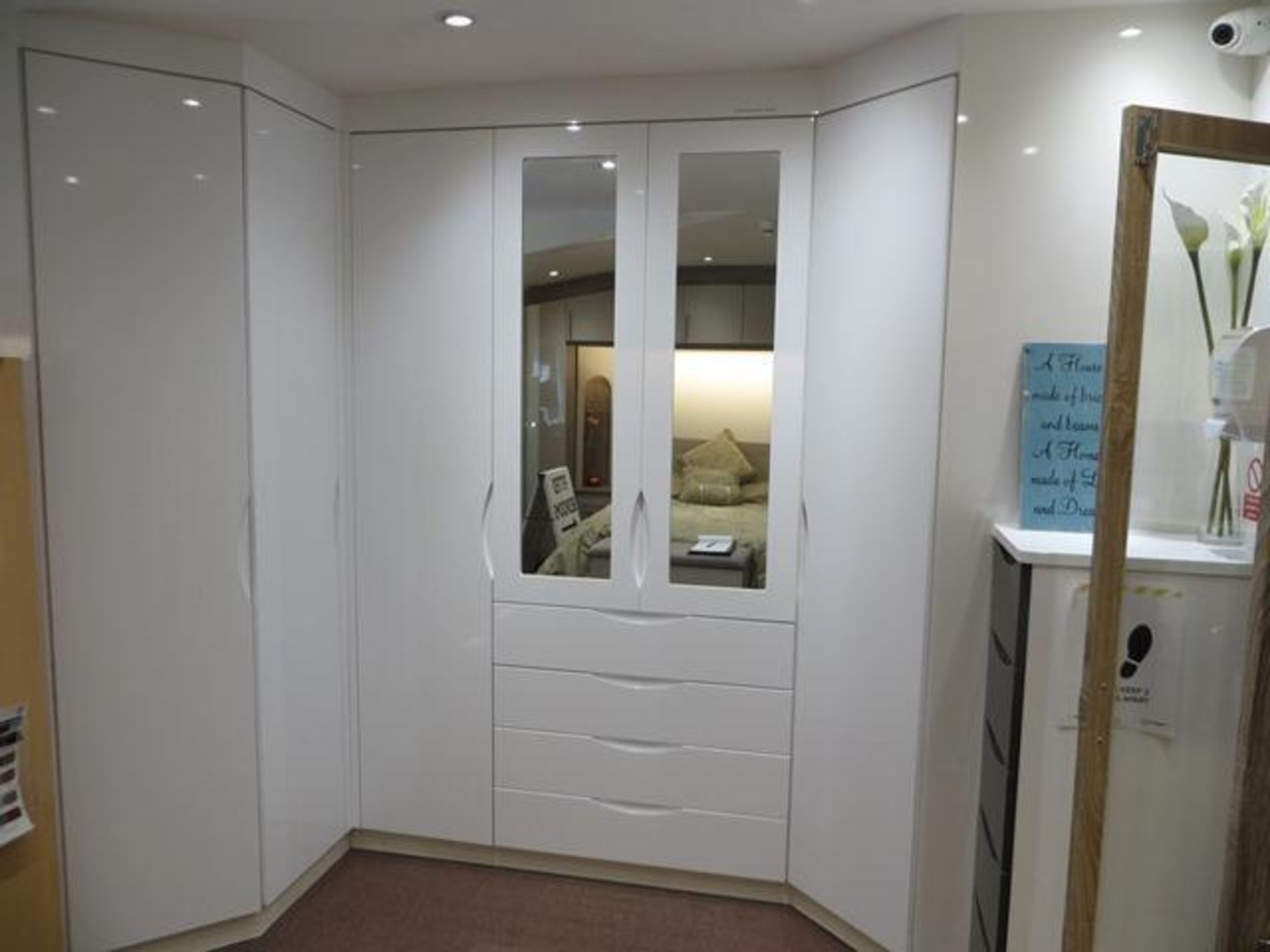 Bespoke white gloss wardrobe unit with 5 doors (2 mirrored) with Sprung loaded pull down wardrobe ra - Image 2 of 6