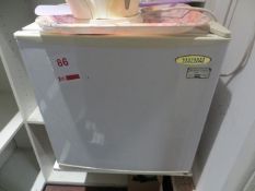 Coolzone mini refrigerator