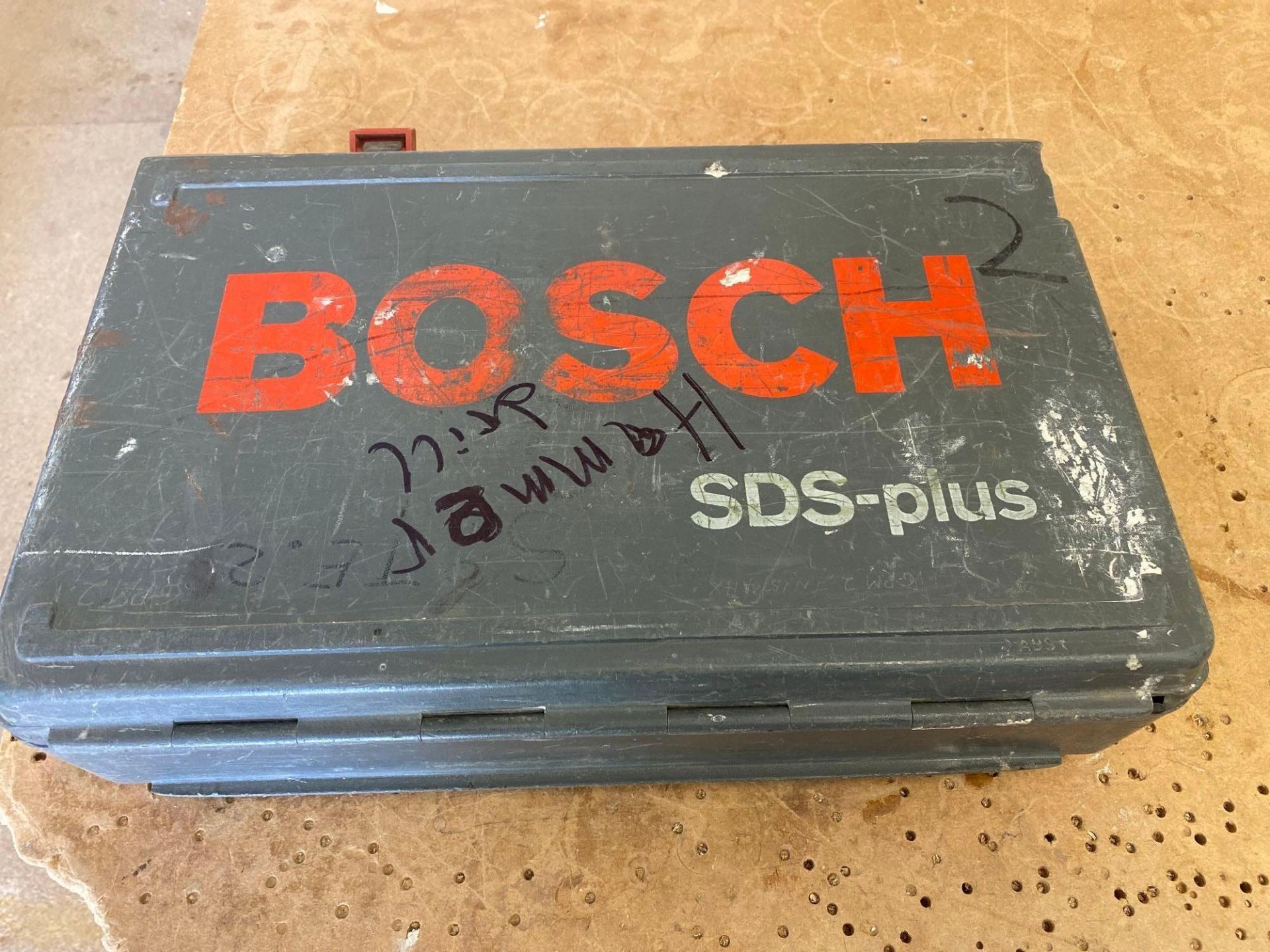 Bosch GBH 2–20 SE SDS hammer drill 240v complete with carry case - Image 3 of 4