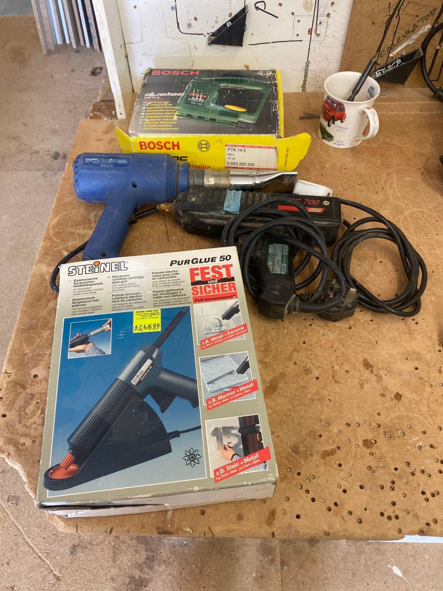 2 glue guns 240v 1 air gun 240v and a Bosch electric stapler 240v