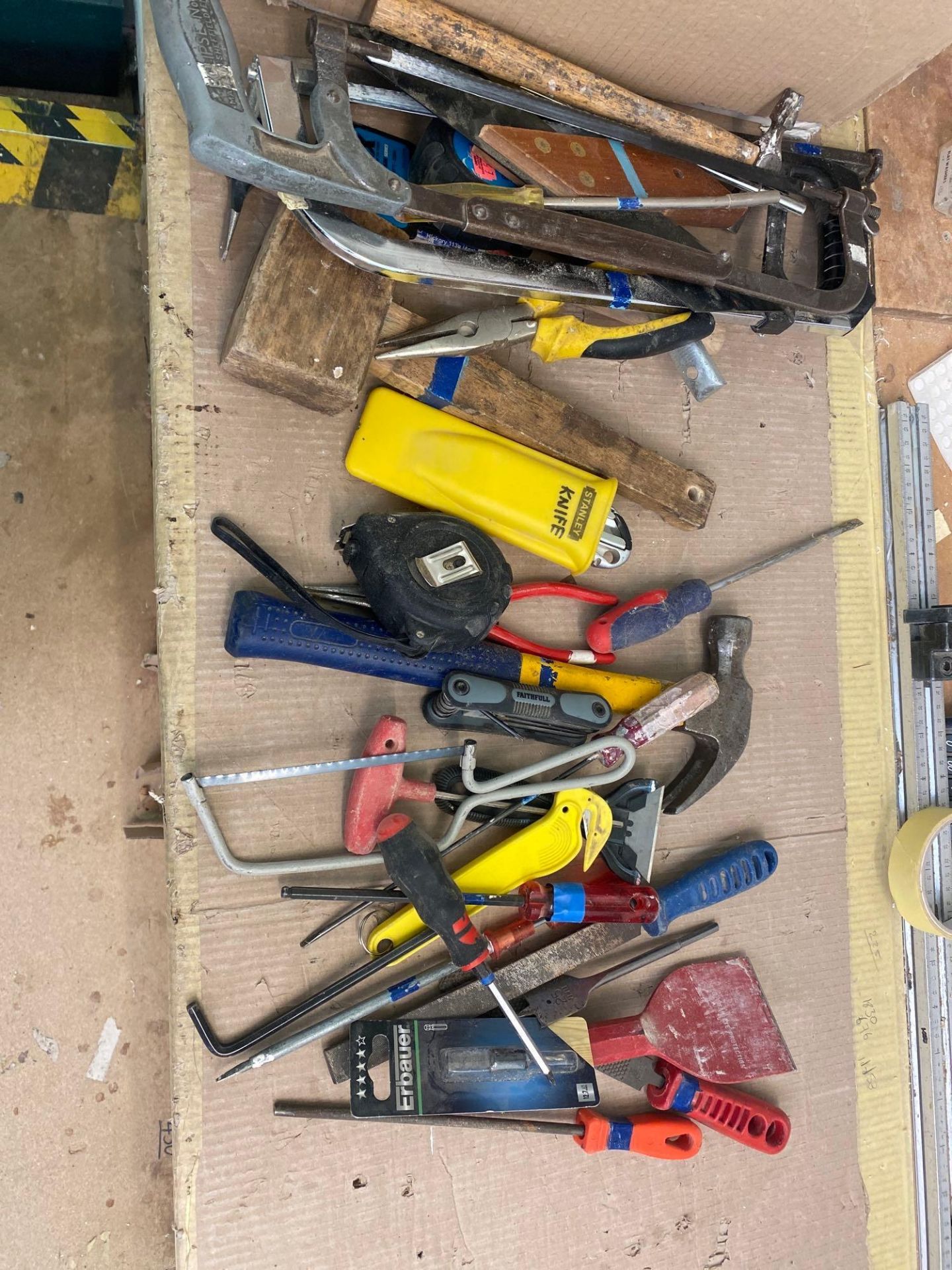 Box containing large quantity of various hand tools as lotted - Image 3 of 4