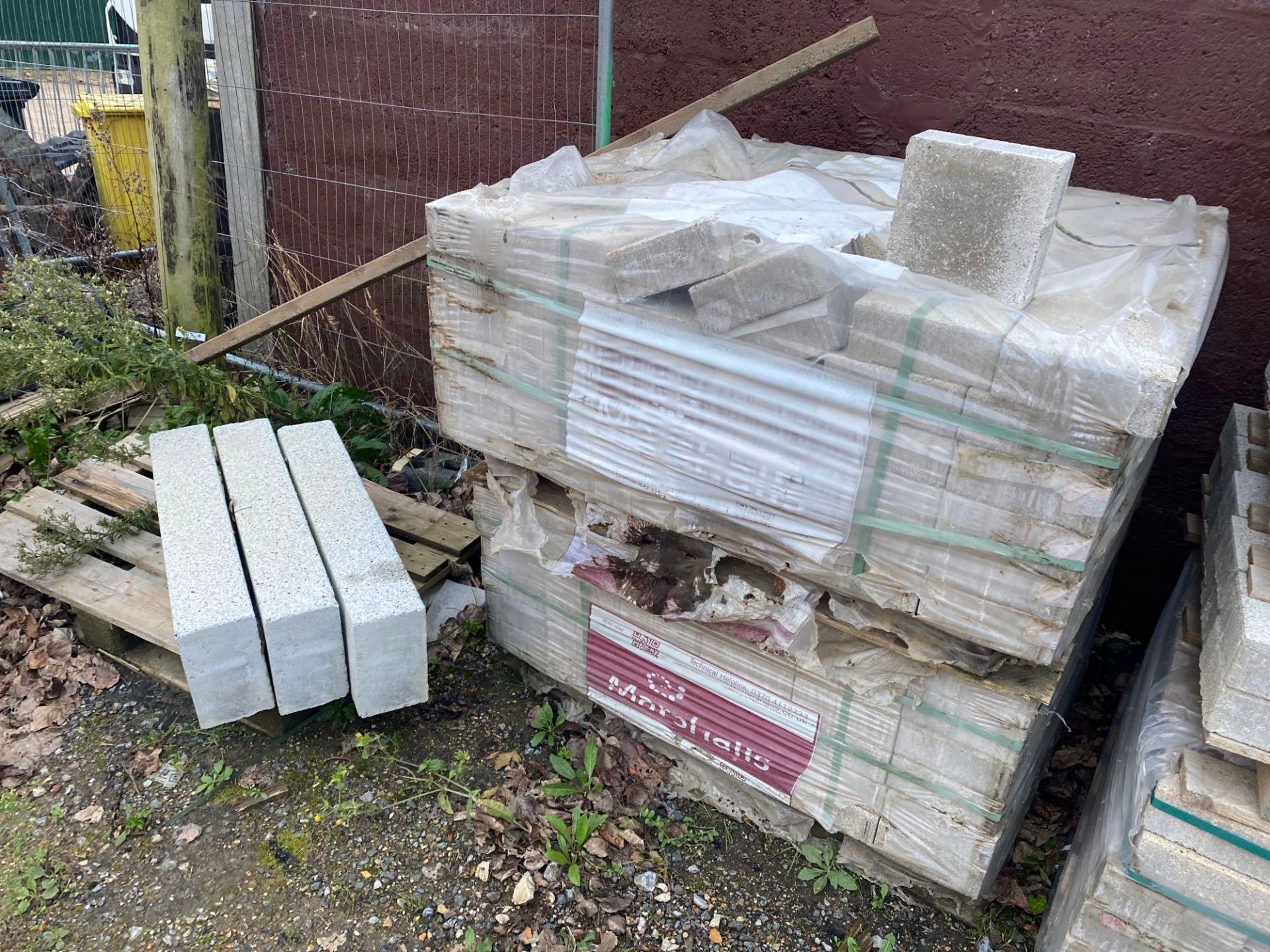 Approximately 25 pallets of various kerbstones, block paving, concrete slabs, concrete spacers, gran - Image 14 of 17