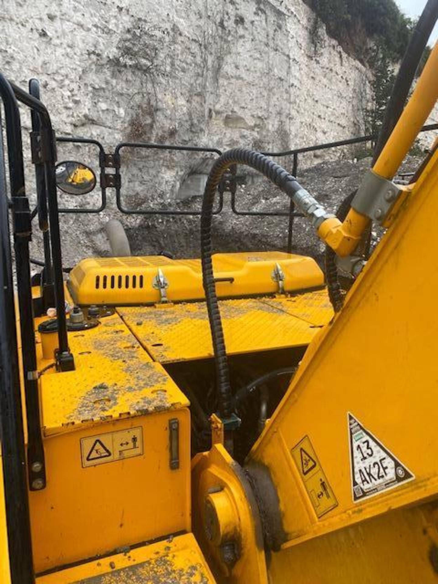 JCB JS220AU 22 ton Excavator (E14) (2014) - Image 7 of 14