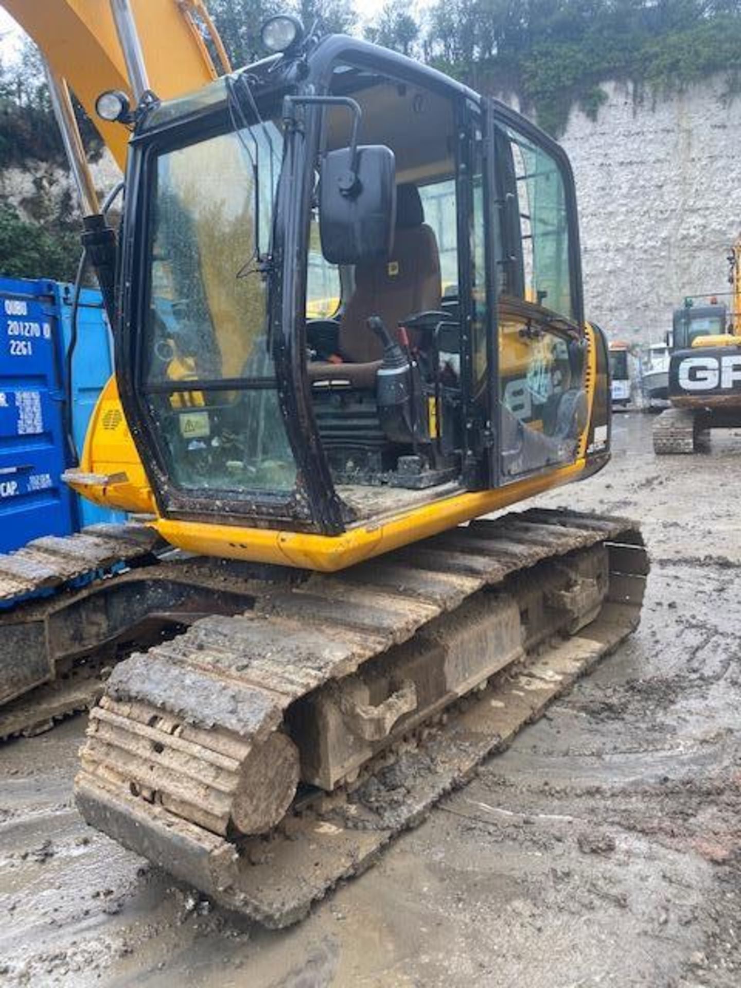 JCB JS130LC+ 13 ton excavator (E12) (2014) - Image 3 of 12