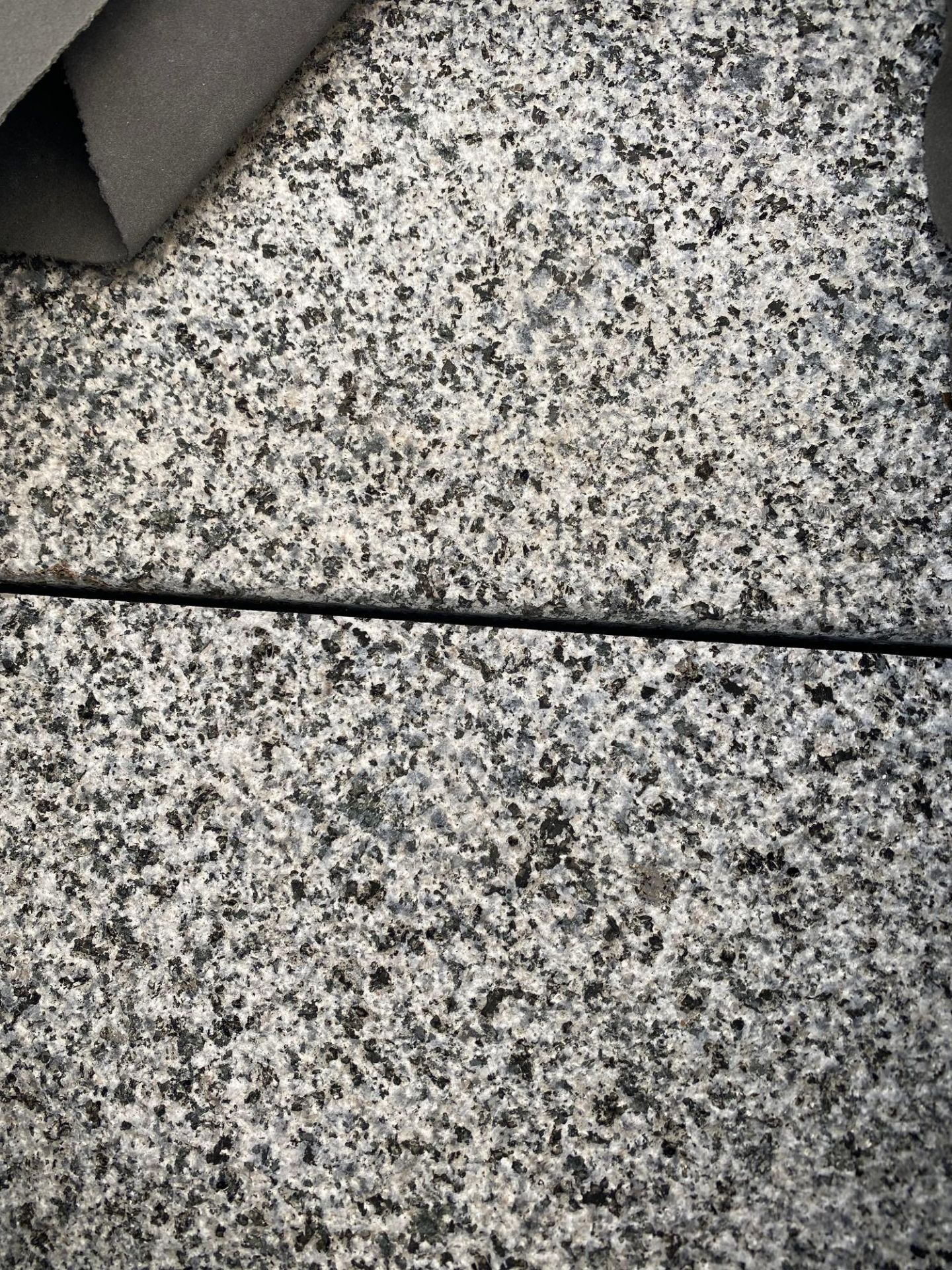 4 pallets of decorative granite blocks - Image 2 of 3