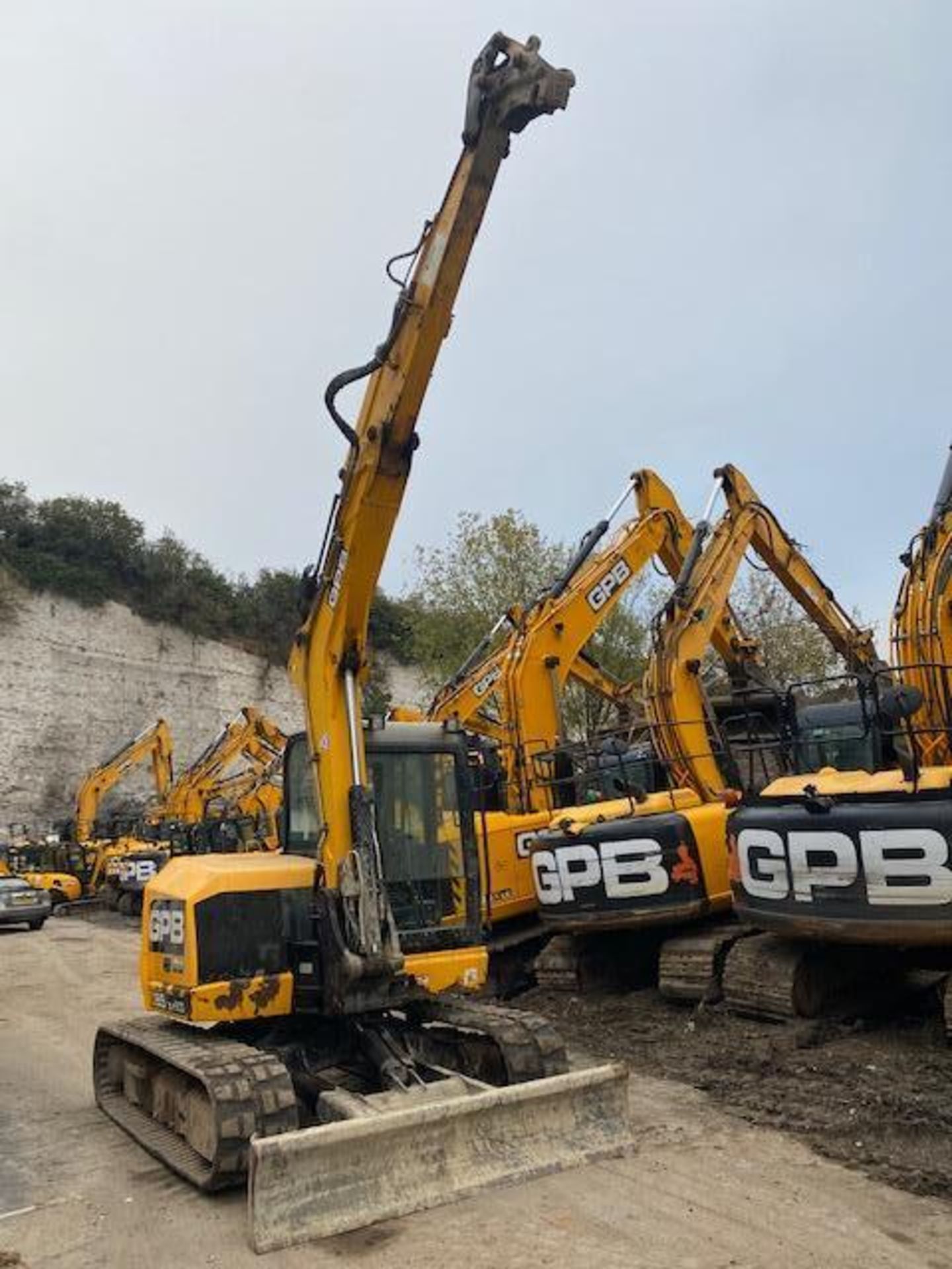 JCB JCB85Z1 8 ton excavator (E15) (2015) - Image 3 of 17