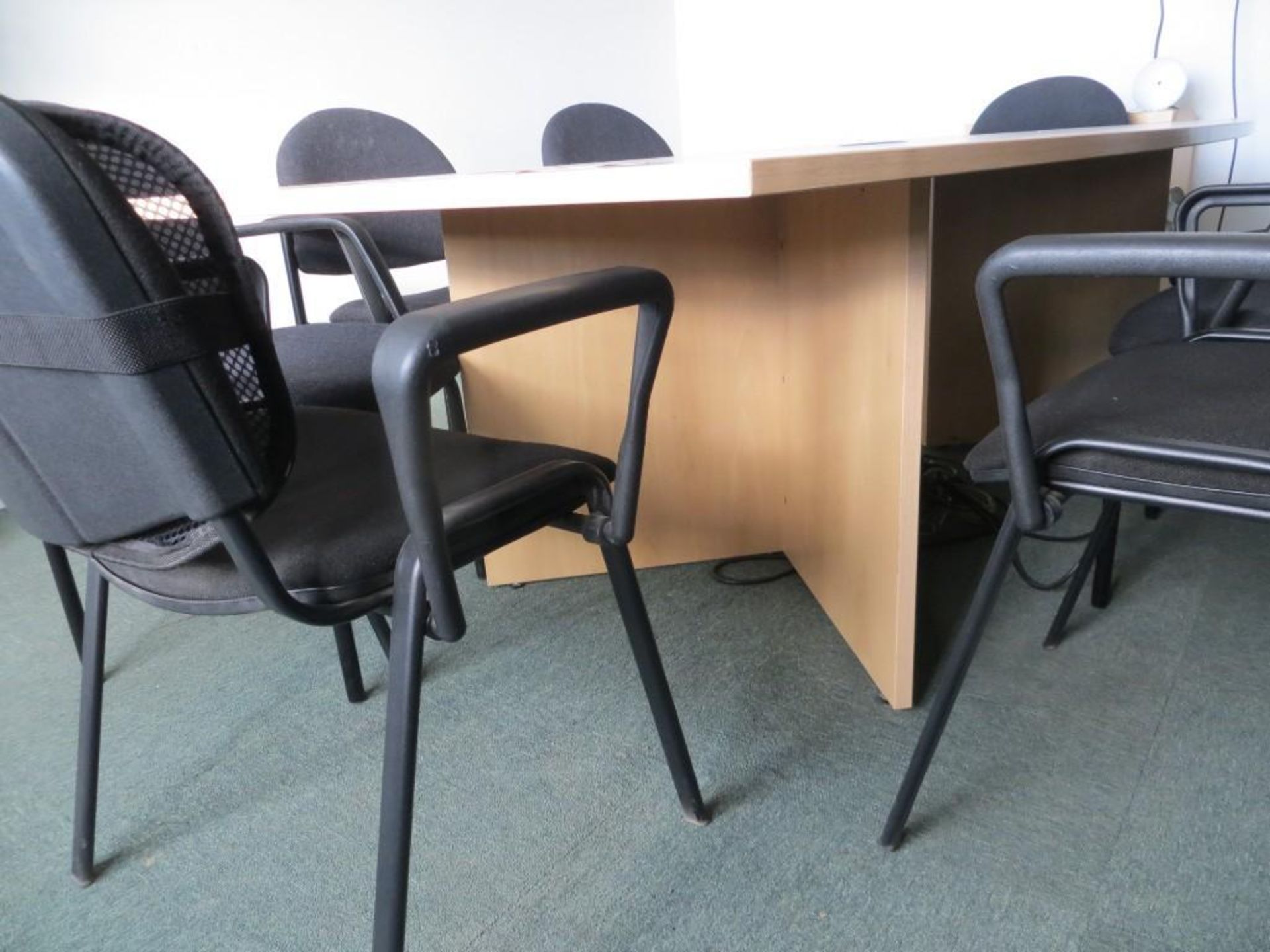 light oak veneer boat shaped meeting table 2400 mm x 1200 mm complete with eight steel framed elbow - Image 4 of 5