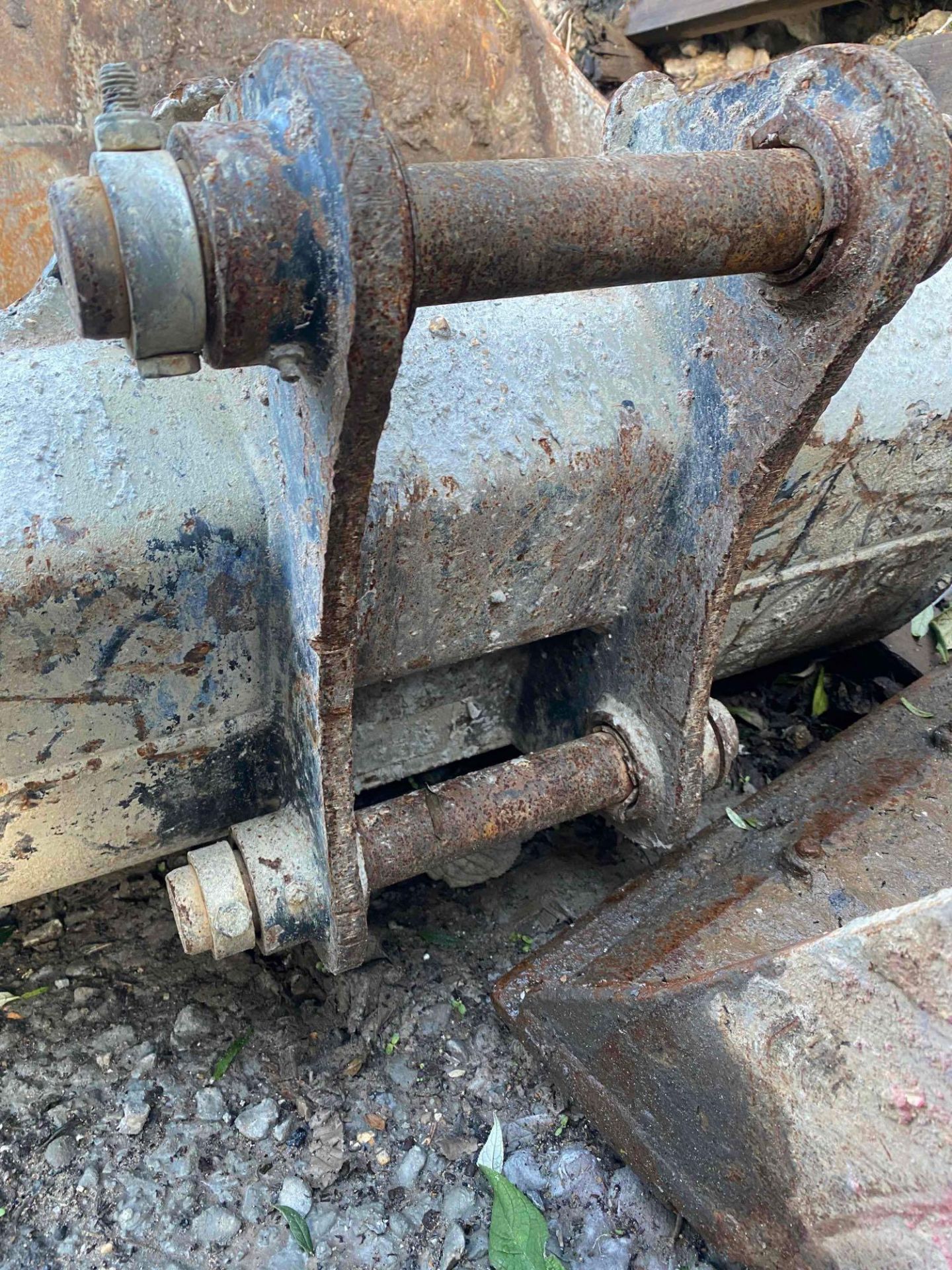 Excavator bucket, length 85cm, pin size 45mm *This lot is located at Deltank Haulage 732 London Road - Image 3 of 3