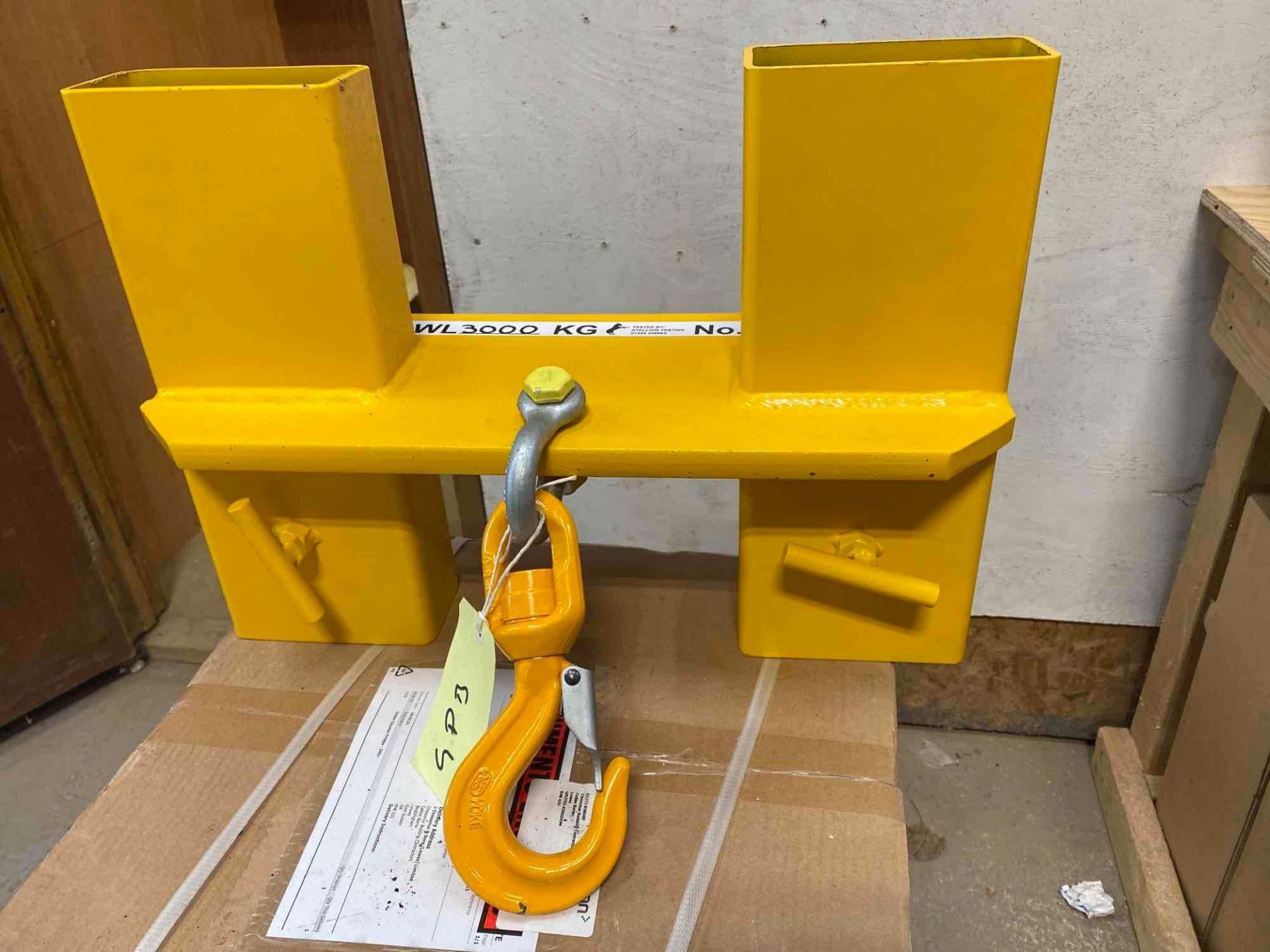 Forklift lifting attachment SWL 3000kg, test number FH10, (unused)