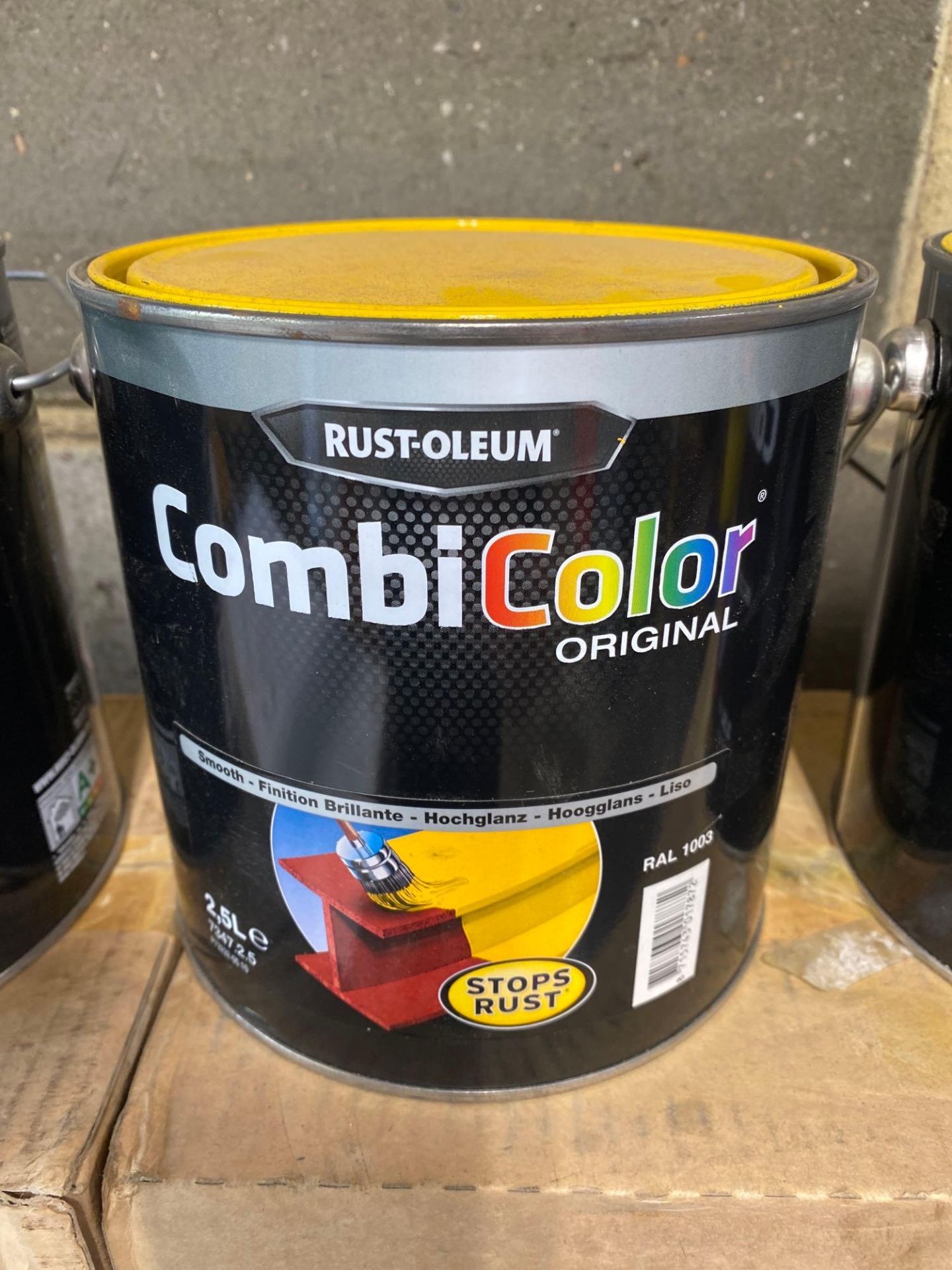 12 x 2.5L cans of rust-oleum Combi colour paint eight x yellow 4 x green ( unused ) - Image 2 of 2