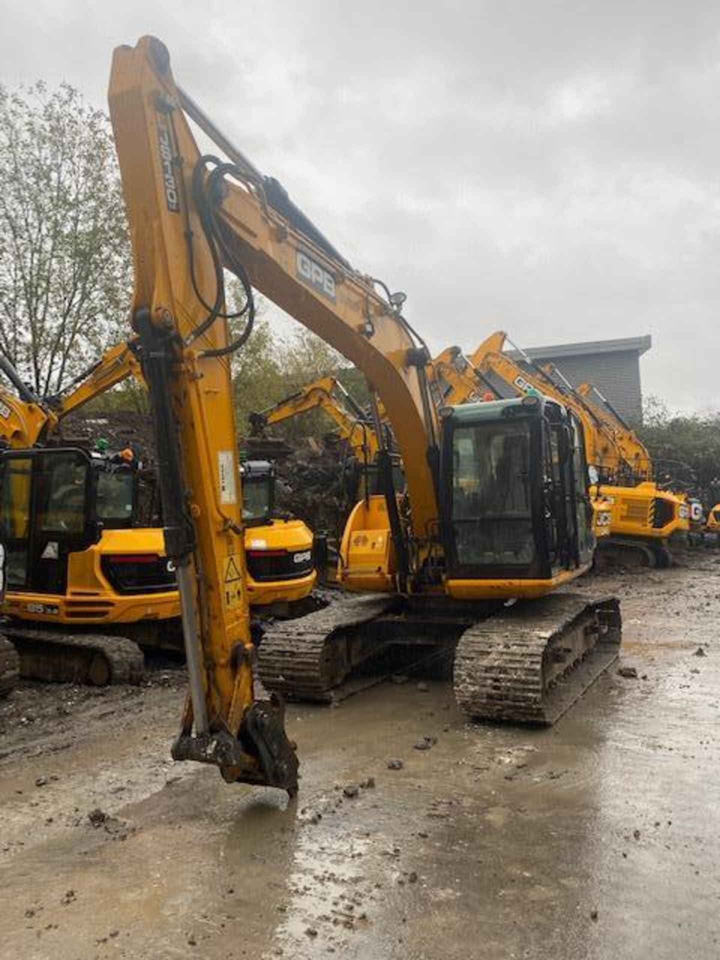 JCB JS130 13 ton excavator (E9)(2014) - Image 2 of 13