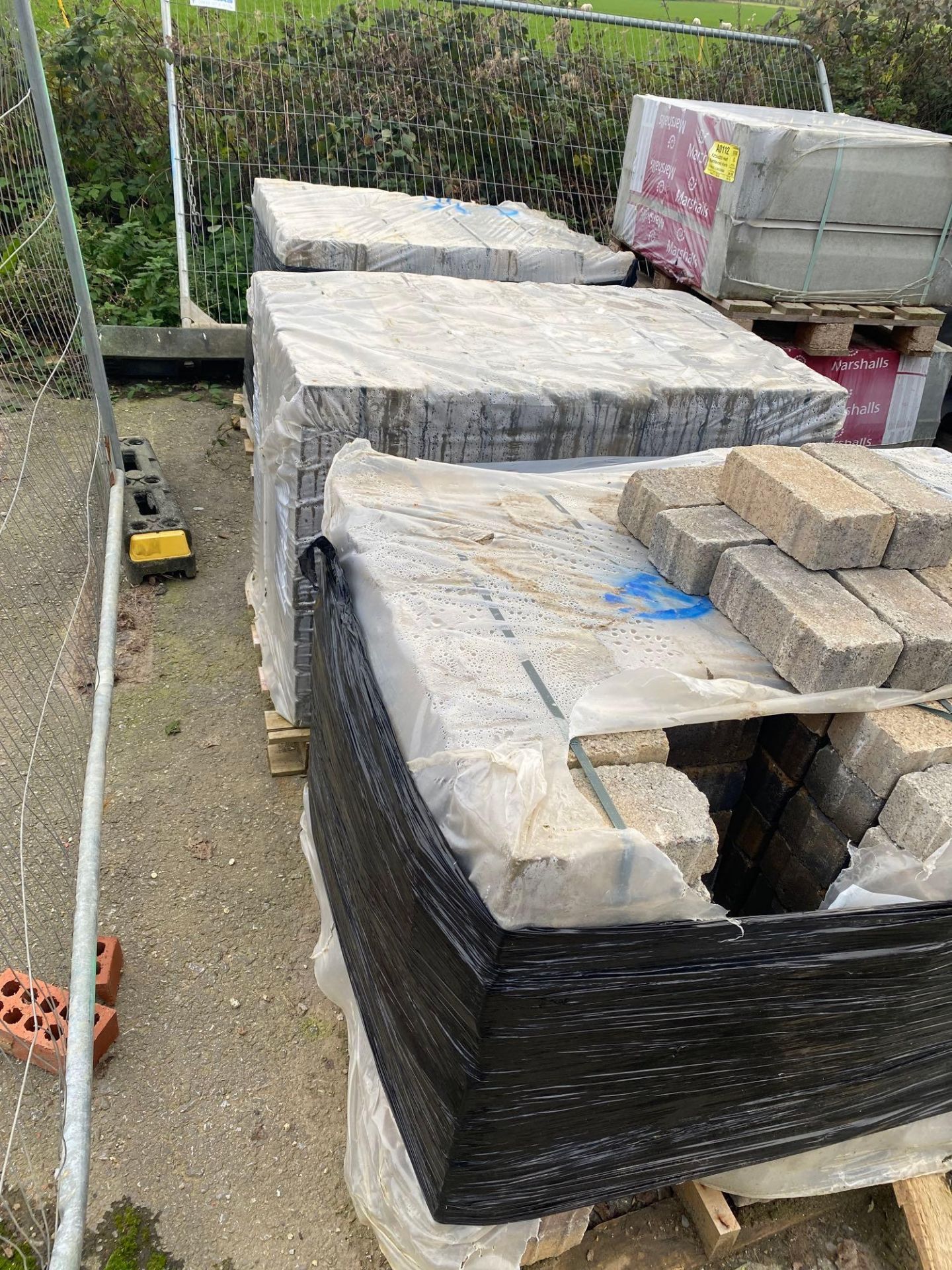 3 pallets of block pavers 80 mm - Image 2 of 3