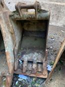 Excavator bucket, length, 57 cm, pin size, 45 mm *This lot is located at Deltank Haulage 732
