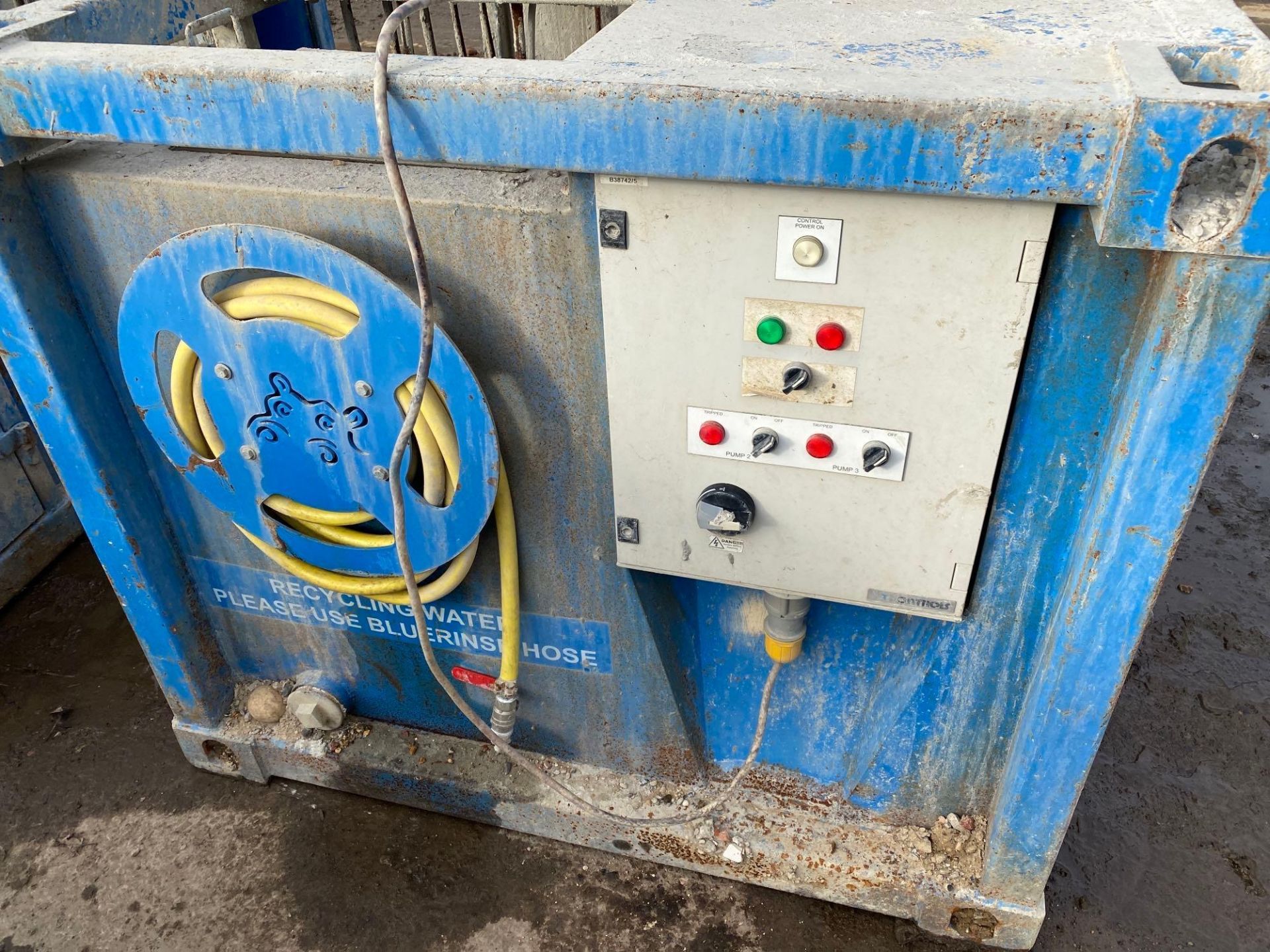 Blue rinse concrete washout unit - Image 3 of 5