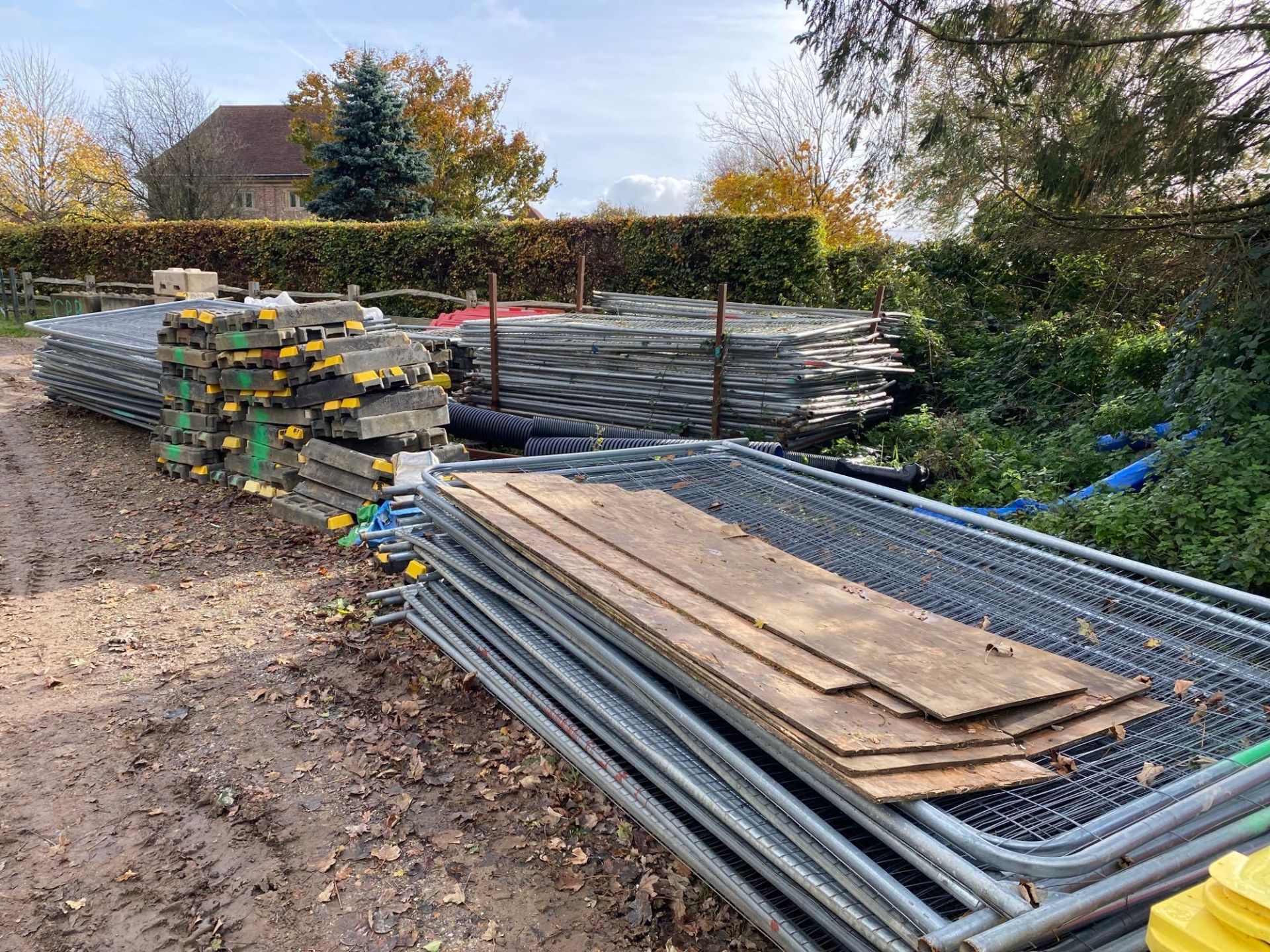 Large quantity of Heras Fencing