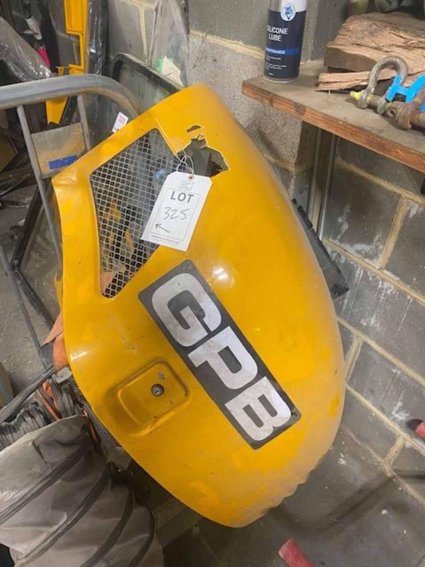 Various JCB windows and body panels as lotted - Image 2 of 3