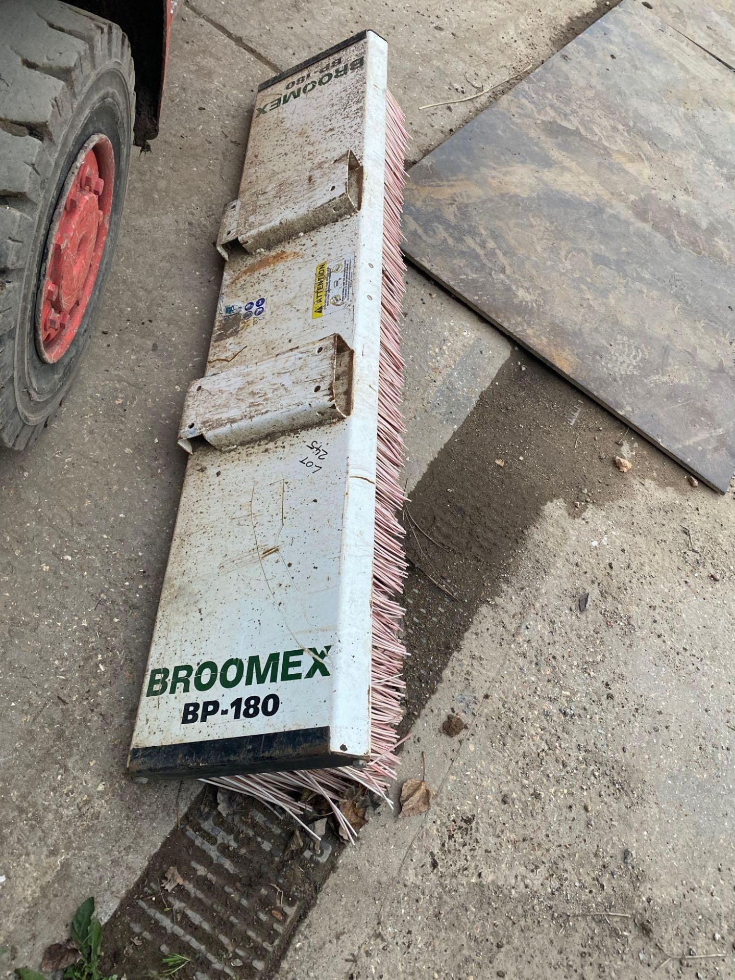 Broomex BP-180 fork lift manta ball yard broom
