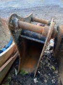 Excavator bucket, length 25cm, pin size 45mm *This lot is located at Deltank Haulage 732 London Road
