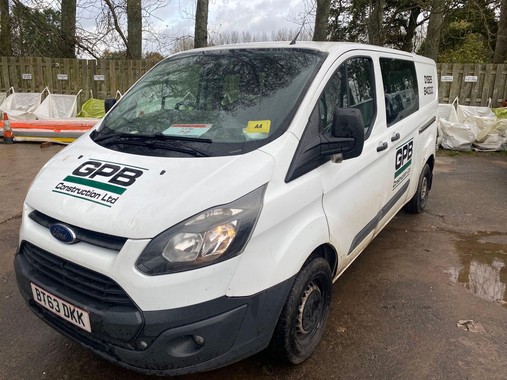 FORD TRANSIT CUSTOM 290 L2 DIESEL FWD - 2.2 TDCi 125ps Low Roof D/Cab Crew Cab Van, DOR 27/01/14 - Image 4 of 13