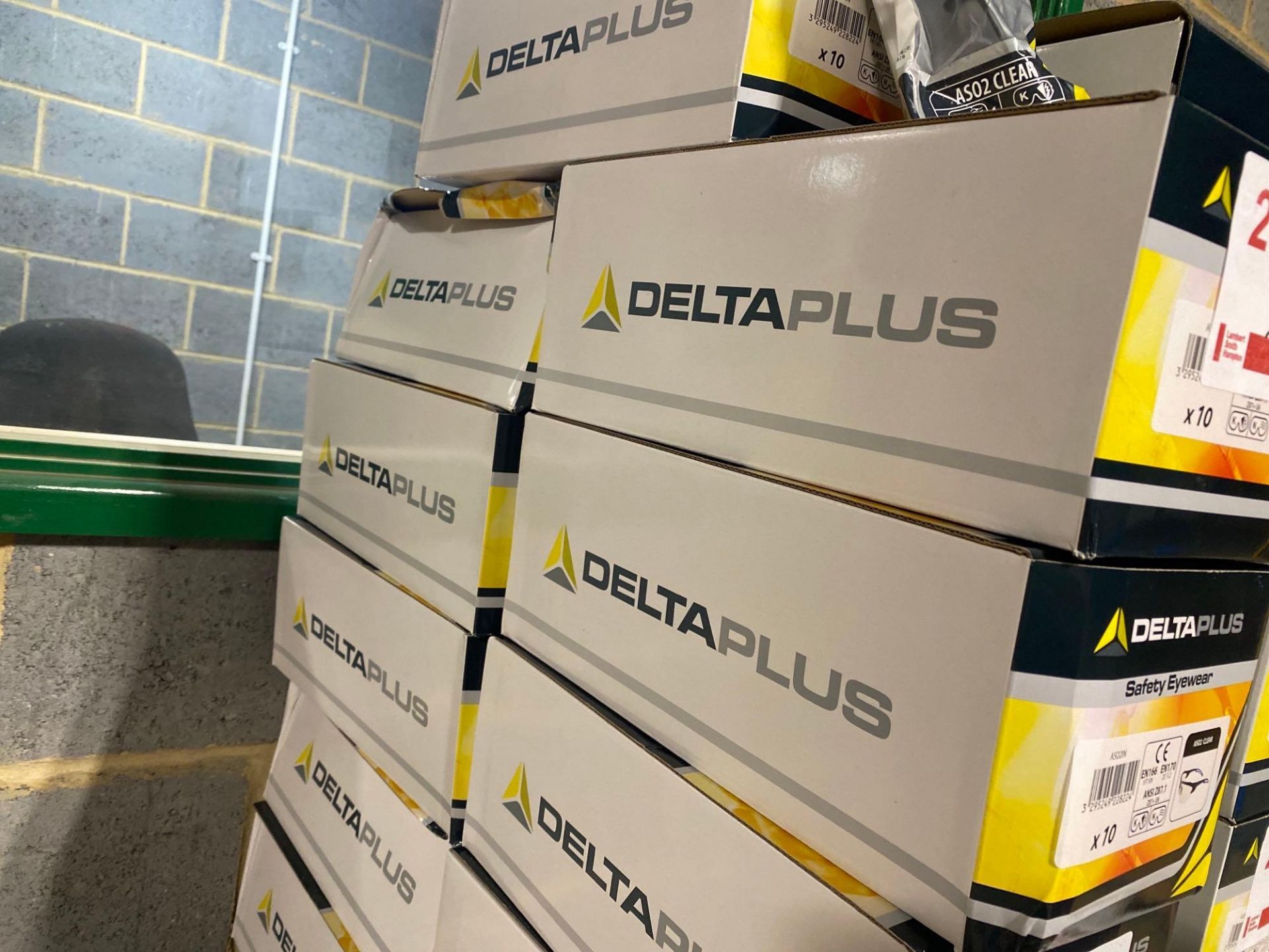6 boxes 10 per box of Deltaplus safety eyewear, AS02 clear, unused - Image 2 of 4