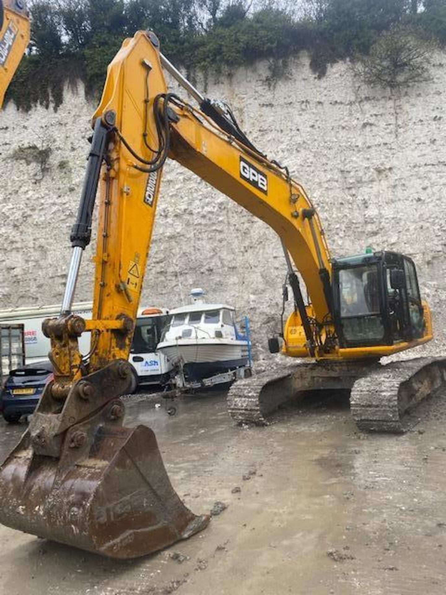 JCB JS220AU 22 ton Excavator (E14) (2014) - Image 2 of 14