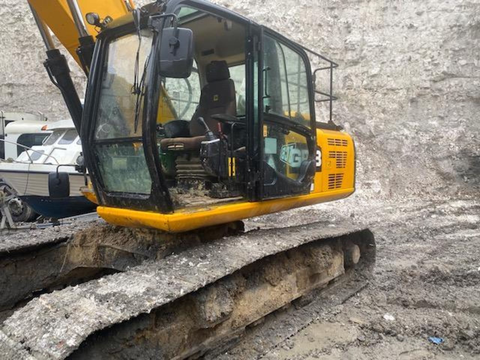 JCB JS220AU 22 ton Excavator (E14) (2014) - Image 4 of 14