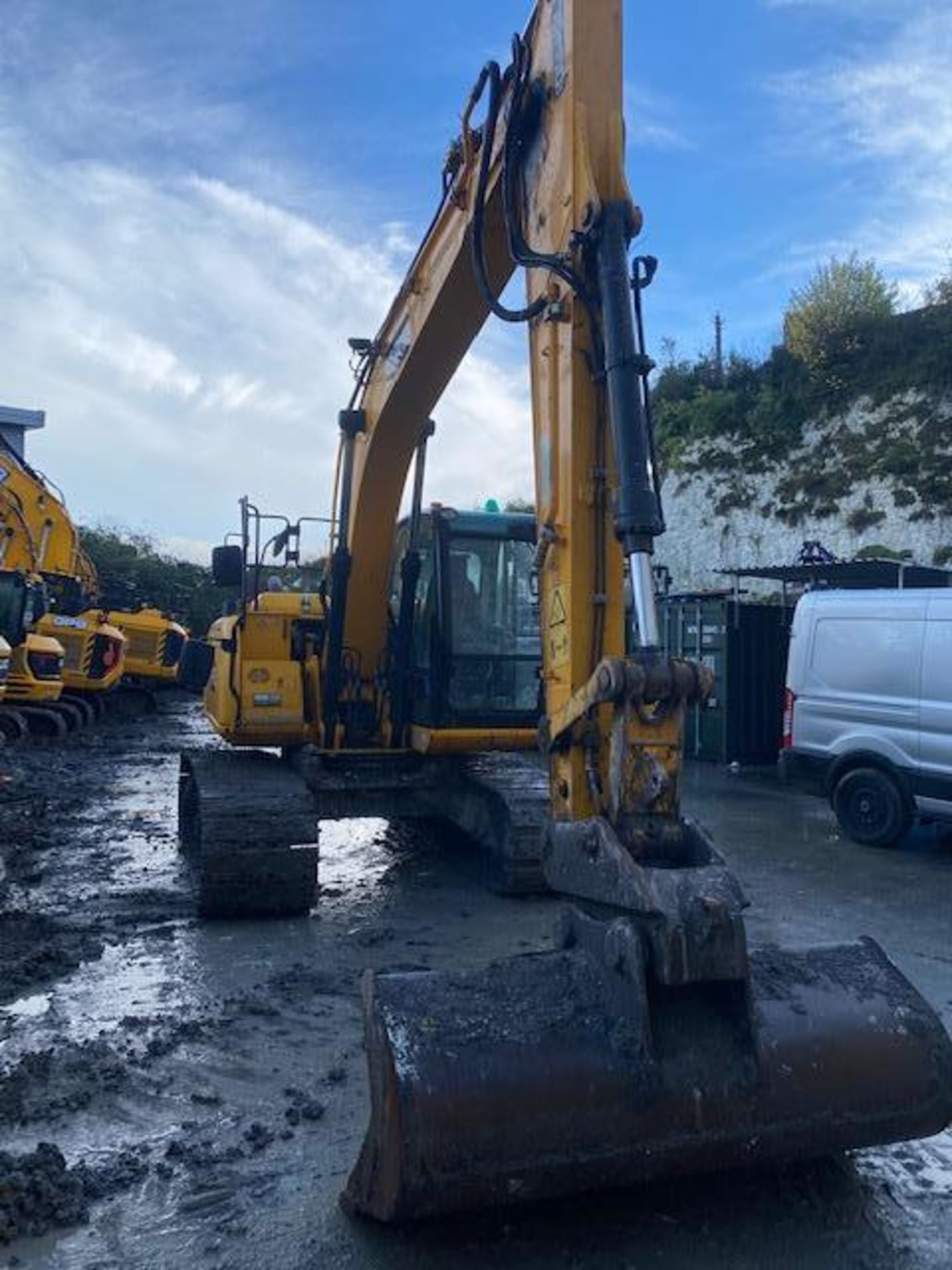 JCB JS130 13 ton excavator (E18)(2015) - Image 13 of 14