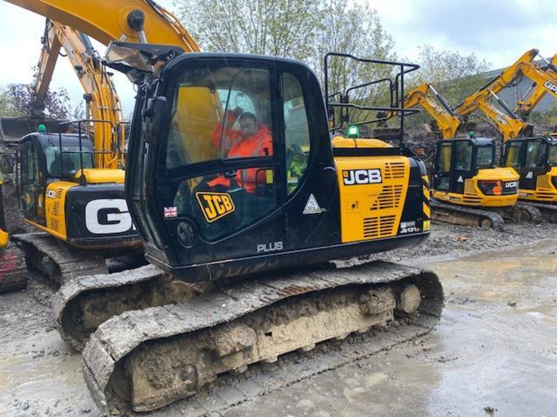 JCB JS131 13 ton excavator (E21) (2017) - Image 4 of 14