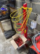 Sealy hydraulic coil spring compression station with gauge, capacity 2000 kg