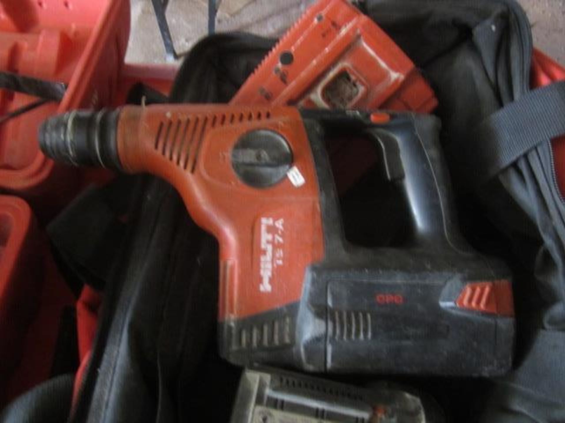 Hilti TE7-A cordless hammer drill, serial number: 04-0072722-8L-09 with 2 x batteries, 1 x - Image 2 of 4