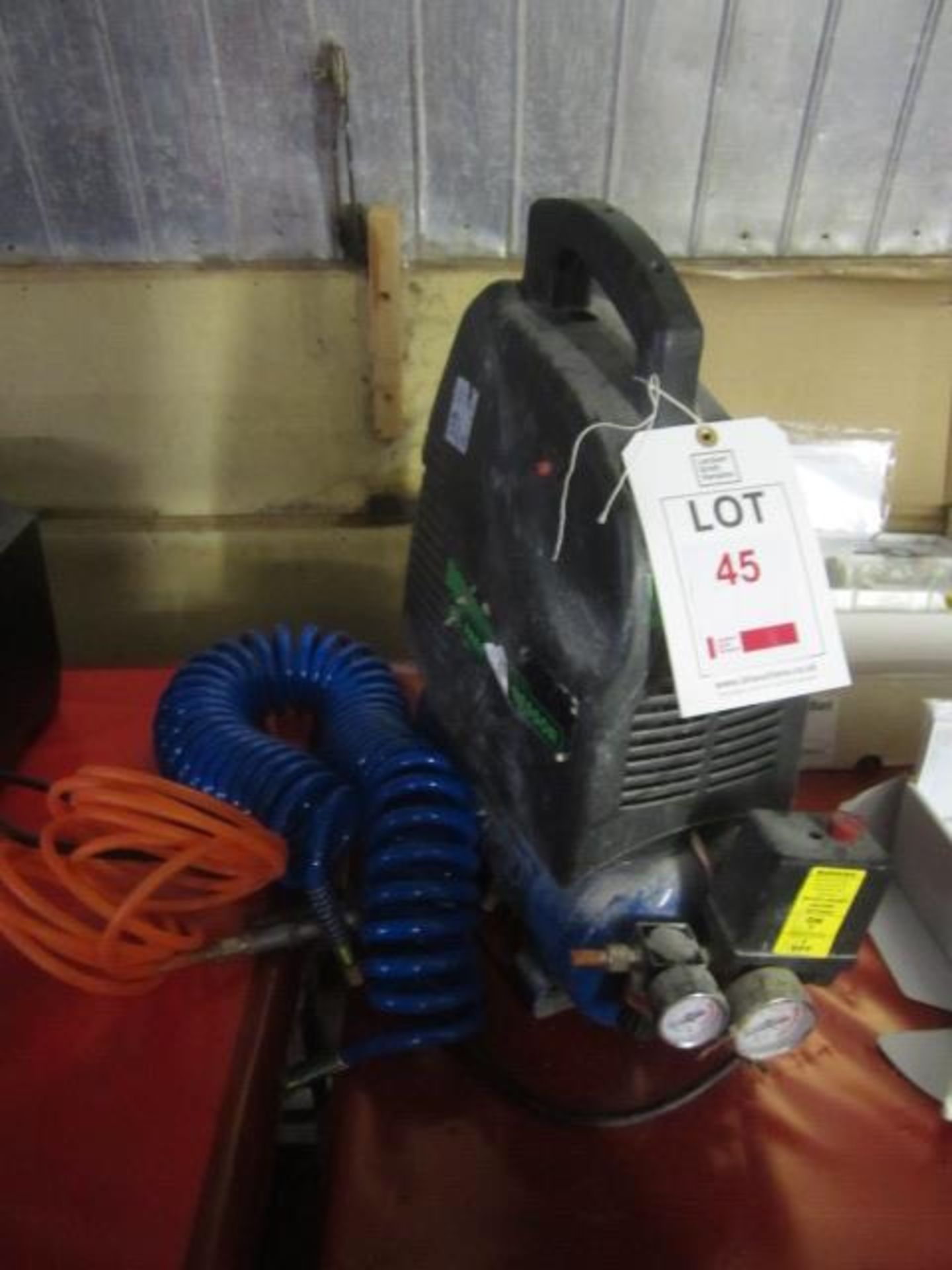 Draper oil free 1.5hp portable air compressor, 240v ** Located: Stoneford Farm, Steamalong Road,