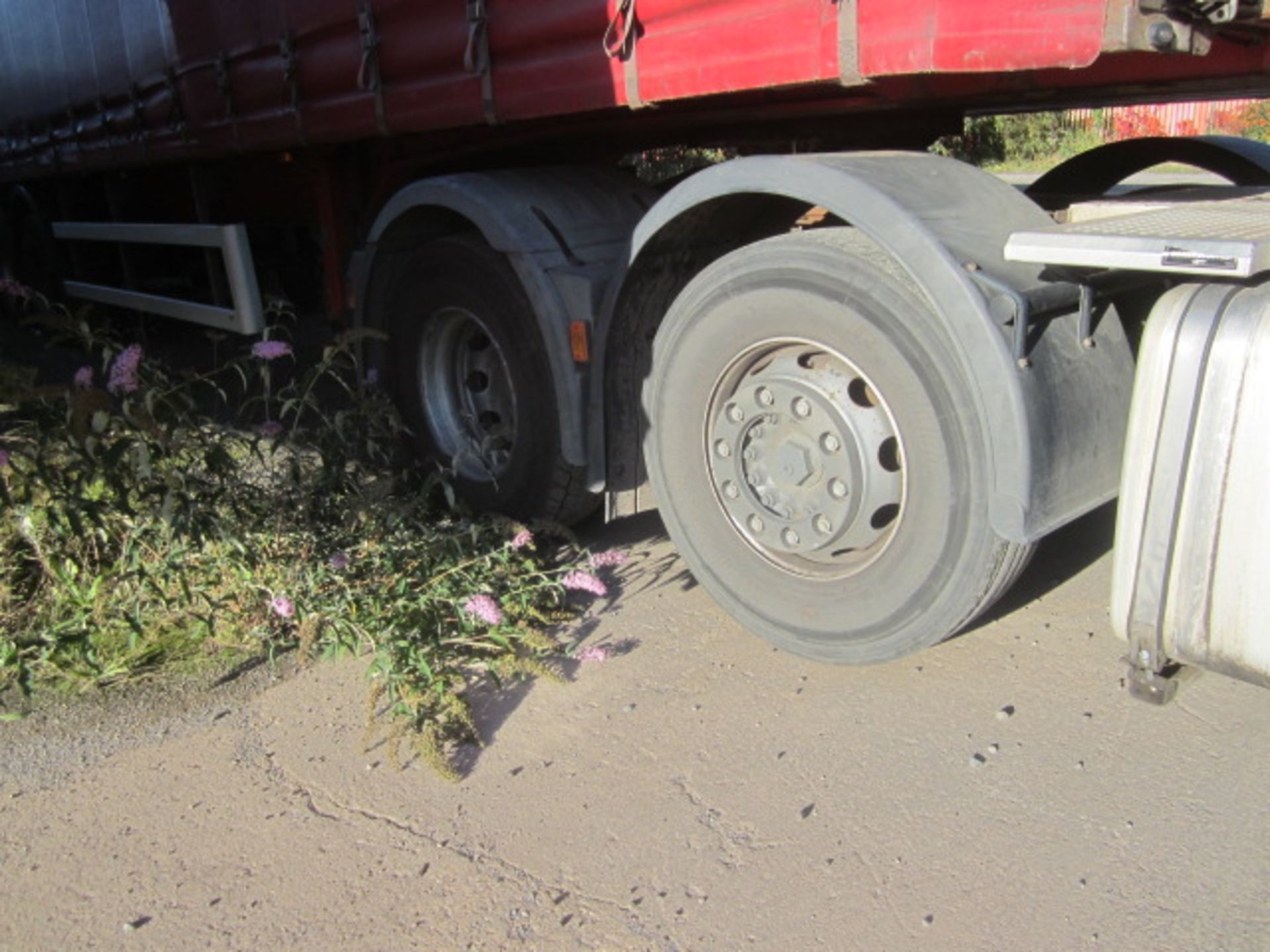 Iveco Stralis AS440S46TX/P 6x4 tractor unit Registration: YL15 OSG Recorded mileage: 513,356 kms - Image 11 of 22