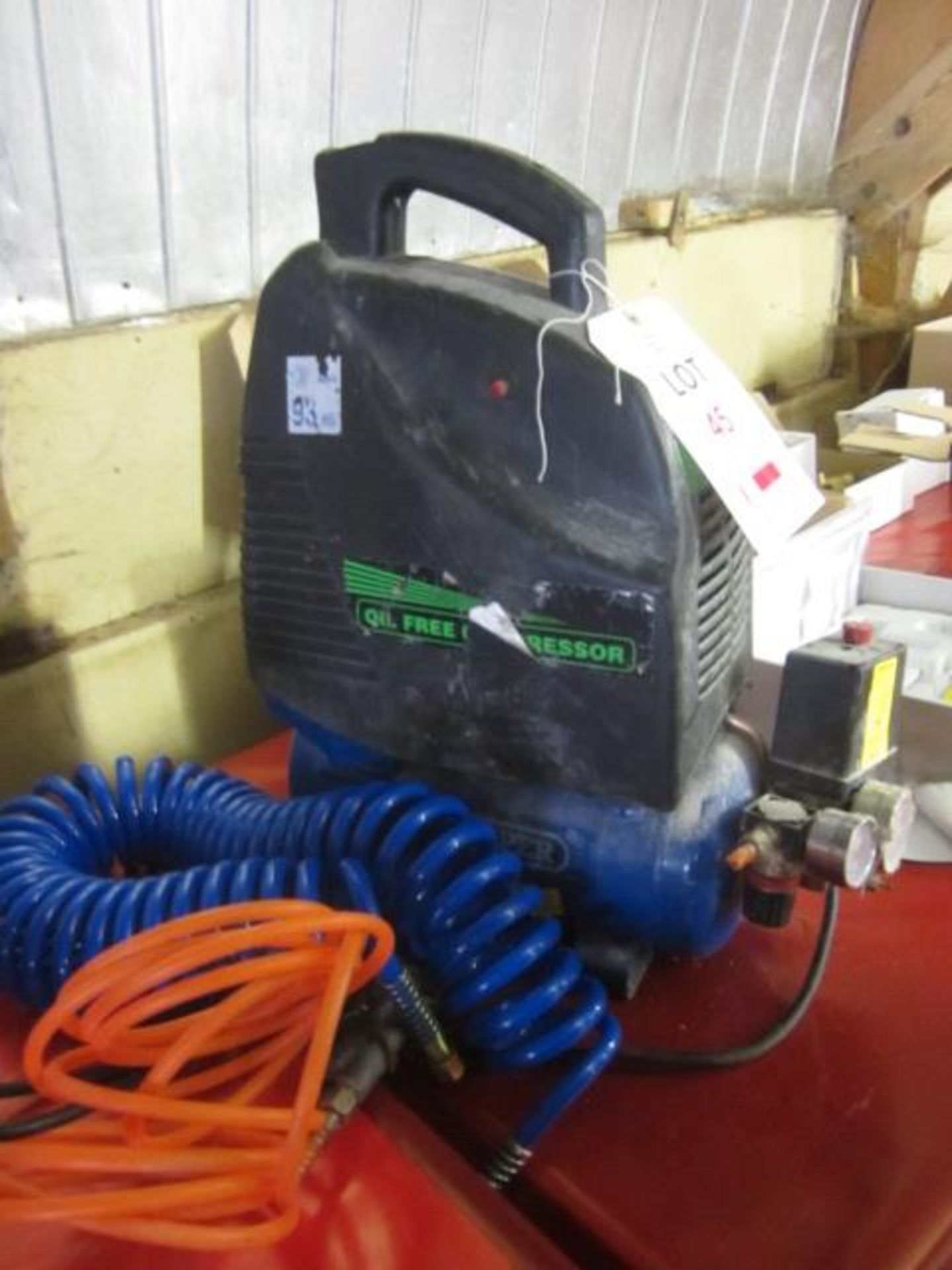 Draper oil free 1.5hp portable air compressor, 240v ** Located: Stoneford Farm, Steamalong Road, - Image 3 of 5