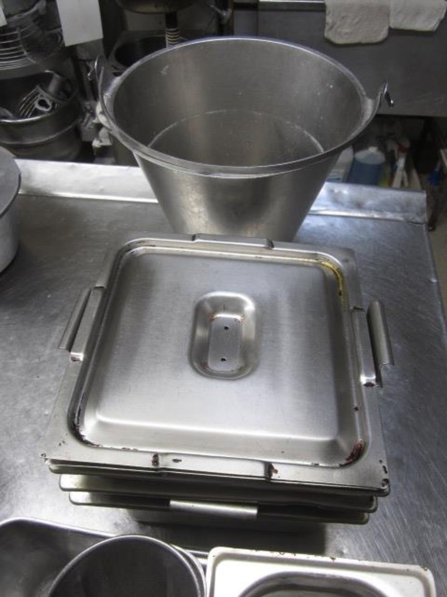 Assorted stainless Steel trays, pots etc., as lotted **Located: Puddy Mark Café, High Street, - Image 3 of 3