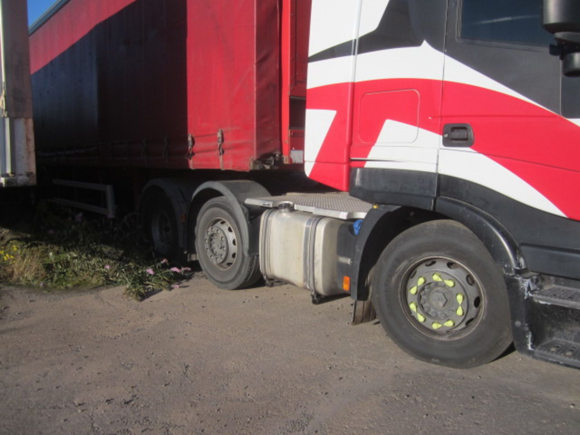 Iveco Stralis AS440S46TX/P 6x4 tractor unit Registration: YL15 OSG Recorded mileage: 513,356 kms - Image 10 of 22