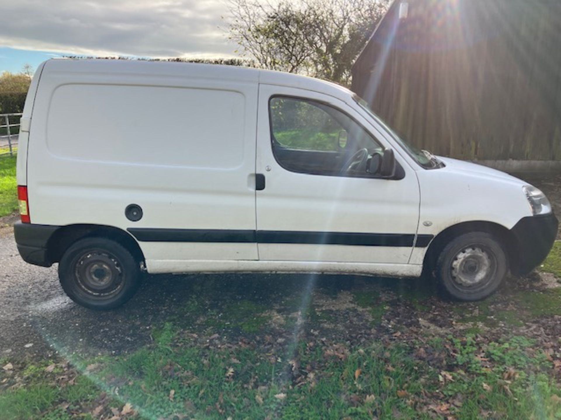 Peugeot Partner 600 Origin 1.6Hdi car derived van, 74bhp Registration: WJ58 HYT Recorded mileage: - Image 5 of 11