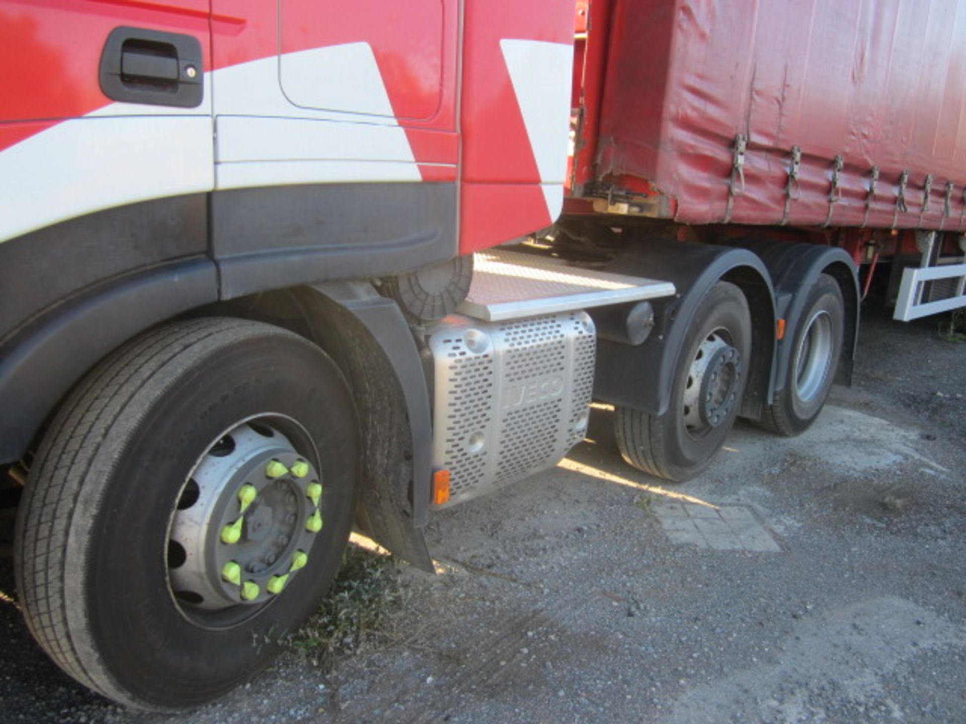 Iveco Stralis AS440S46TX/P 6x4 tractor unit Registration: YL15 OSG Recorded mileage: 513,356 kms - Image 9 of 22