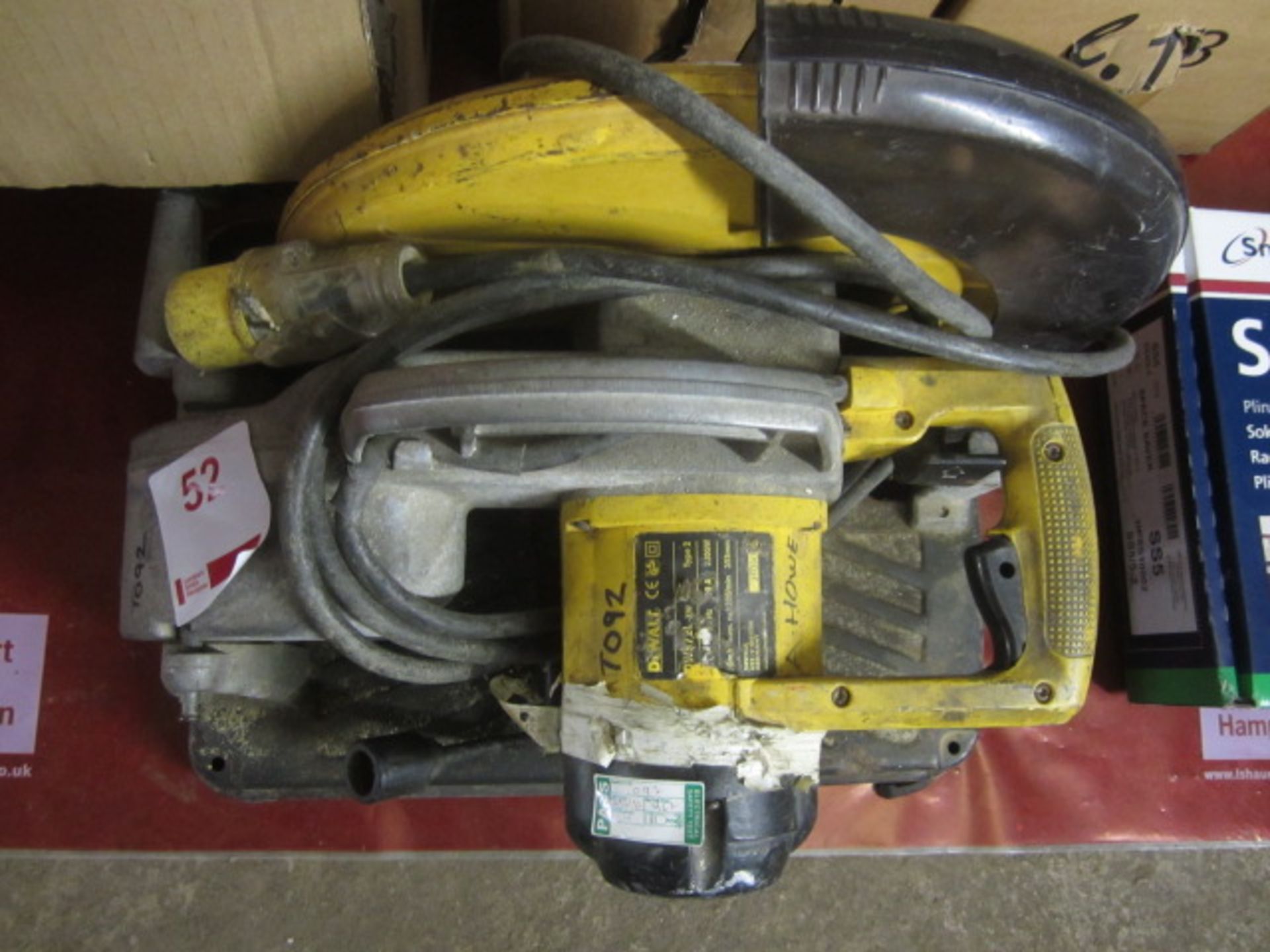 Dewalt DW872L cut off saw, serial number: 31090, 100v - working condition unknown ** Located: - Bild 2 aus 3