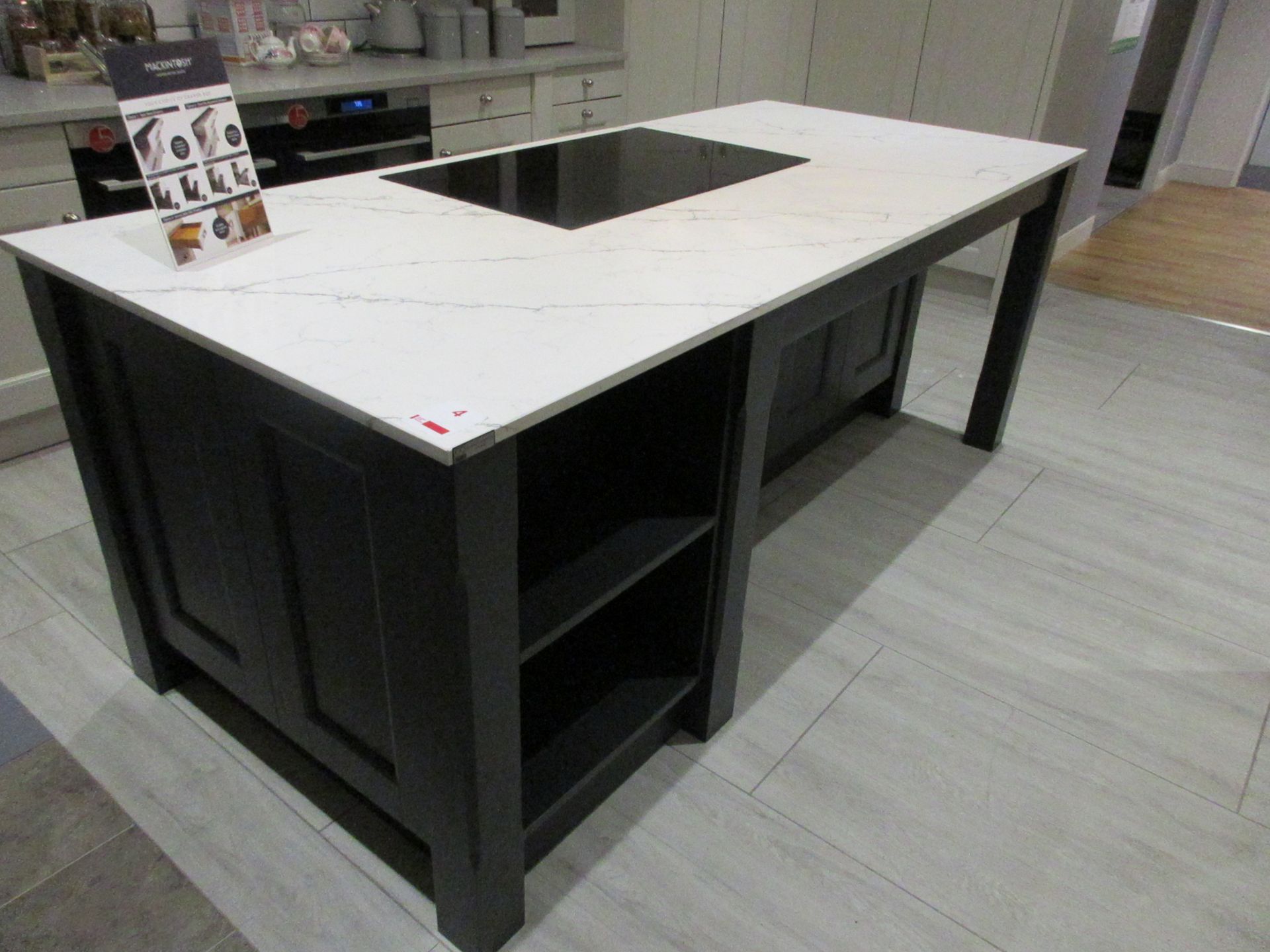 Mackintosh Manor House showroom display kitchen island/breakfast bar comprising of: - 1 x Caple