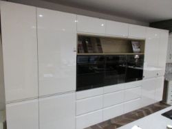 Short Notice Online Sale of Six high quality showroom kitchen displays with working appliances, etc