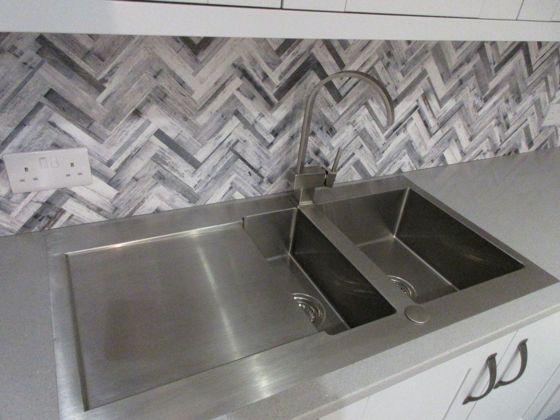 Mackintosh Noveau showroom display kitchen comprising of: 1 x stainless Steel reversible 1.5 bowl - Image 2 of 17