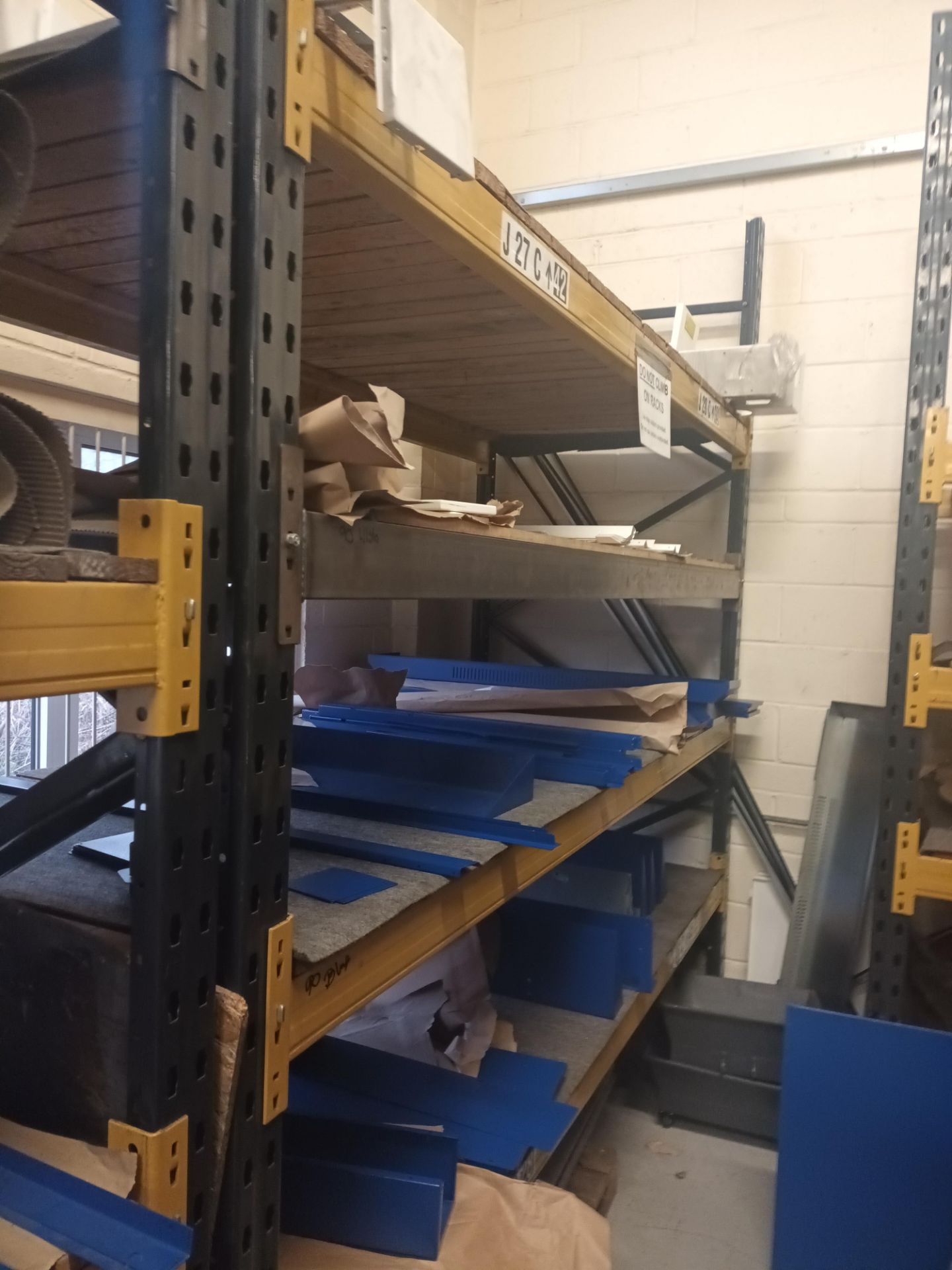Five bays of heavy duty four tier racking units - Image 3 of 5