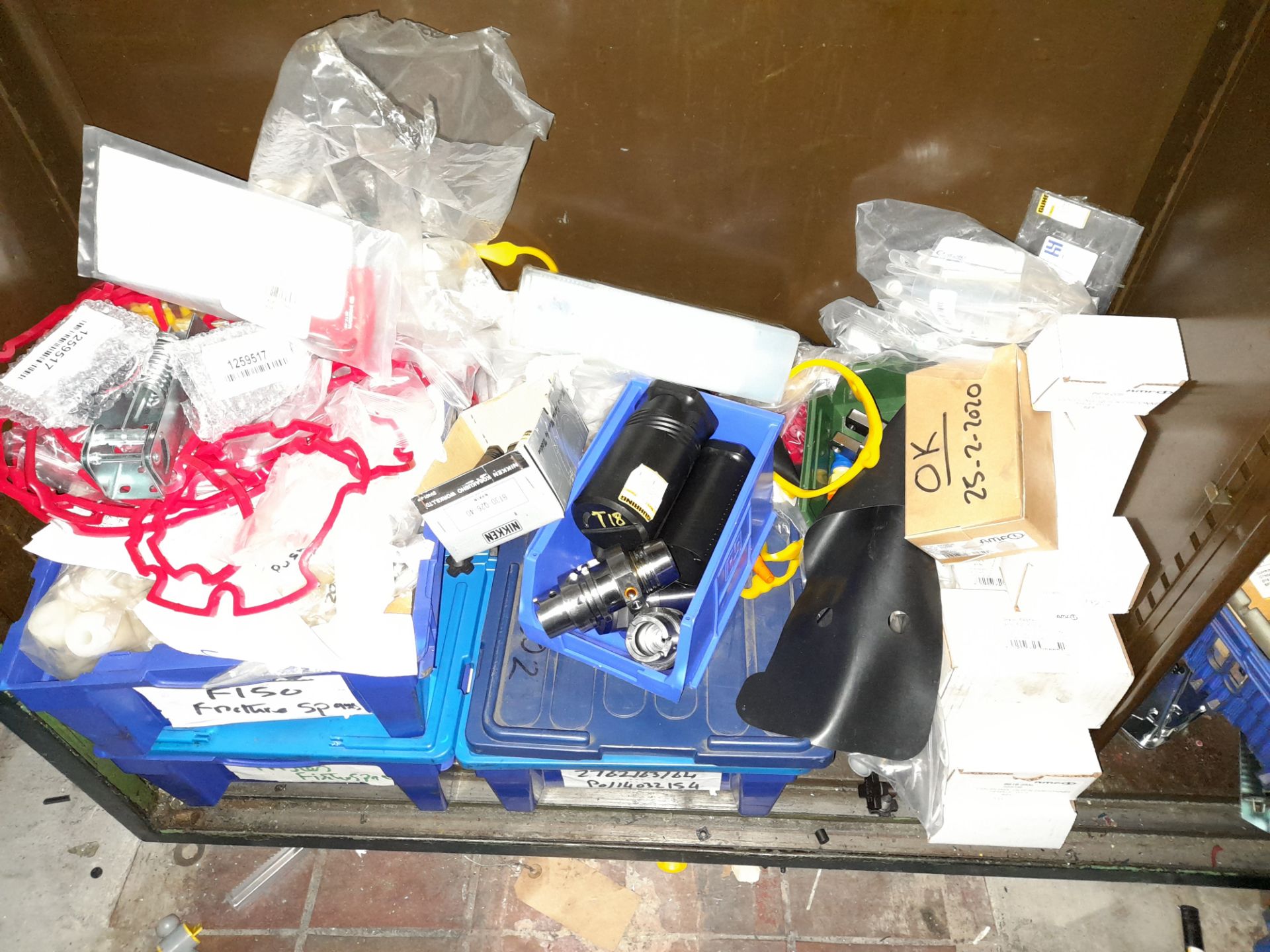 Contents to storage unit, to include CNC machine toolholders, component parts, gaskets, valves, fans - Image 2 of 5