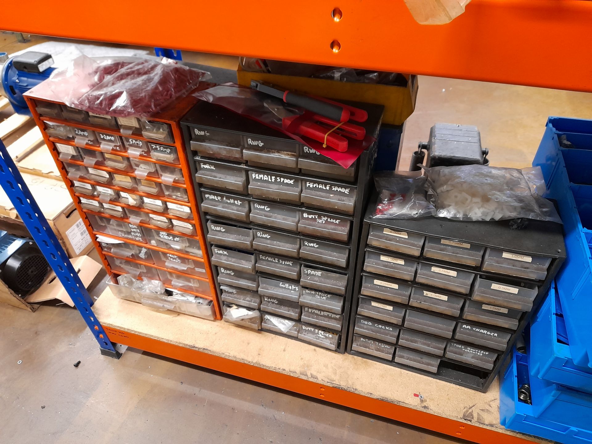 Single bay boltless shelving and contents, to include circuit boards, Siemens fans, batteries, and e - Image 11 of 11