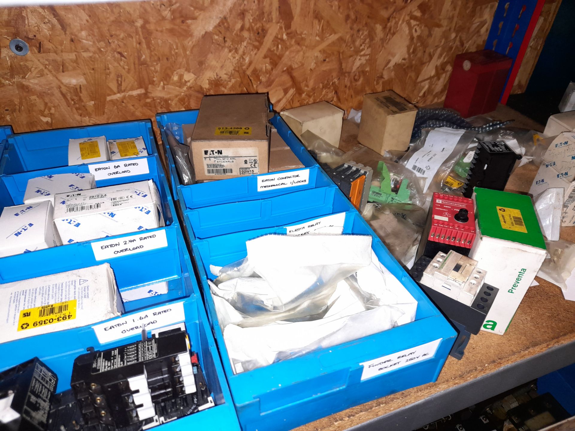 Contents to bay of shelving, to include Schnedor conductors, relays, and various other CNC component - Image 6 of 8