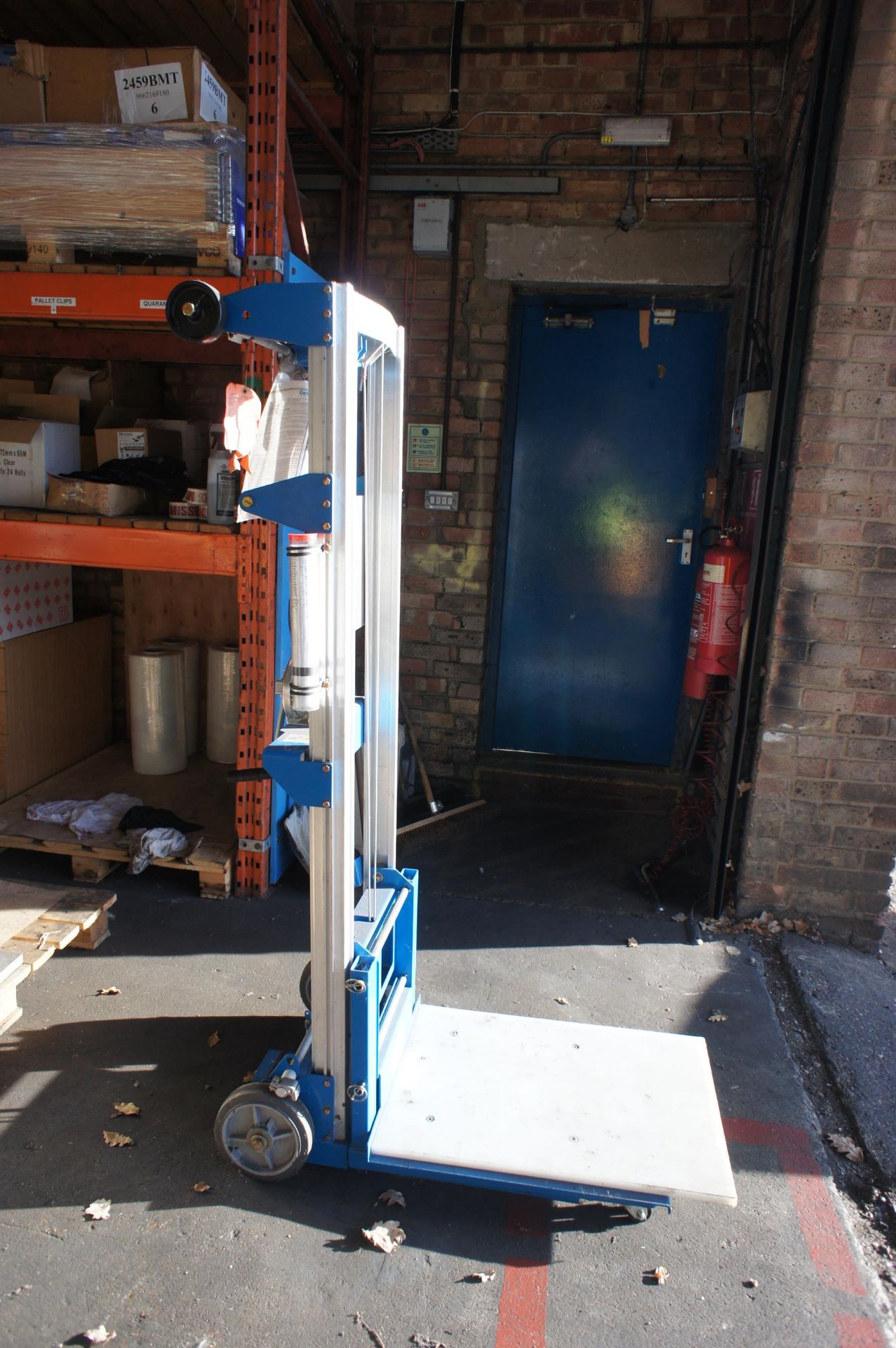 Gene Lift GL15 Hand Operated Platform Lift - Image 2 of 3