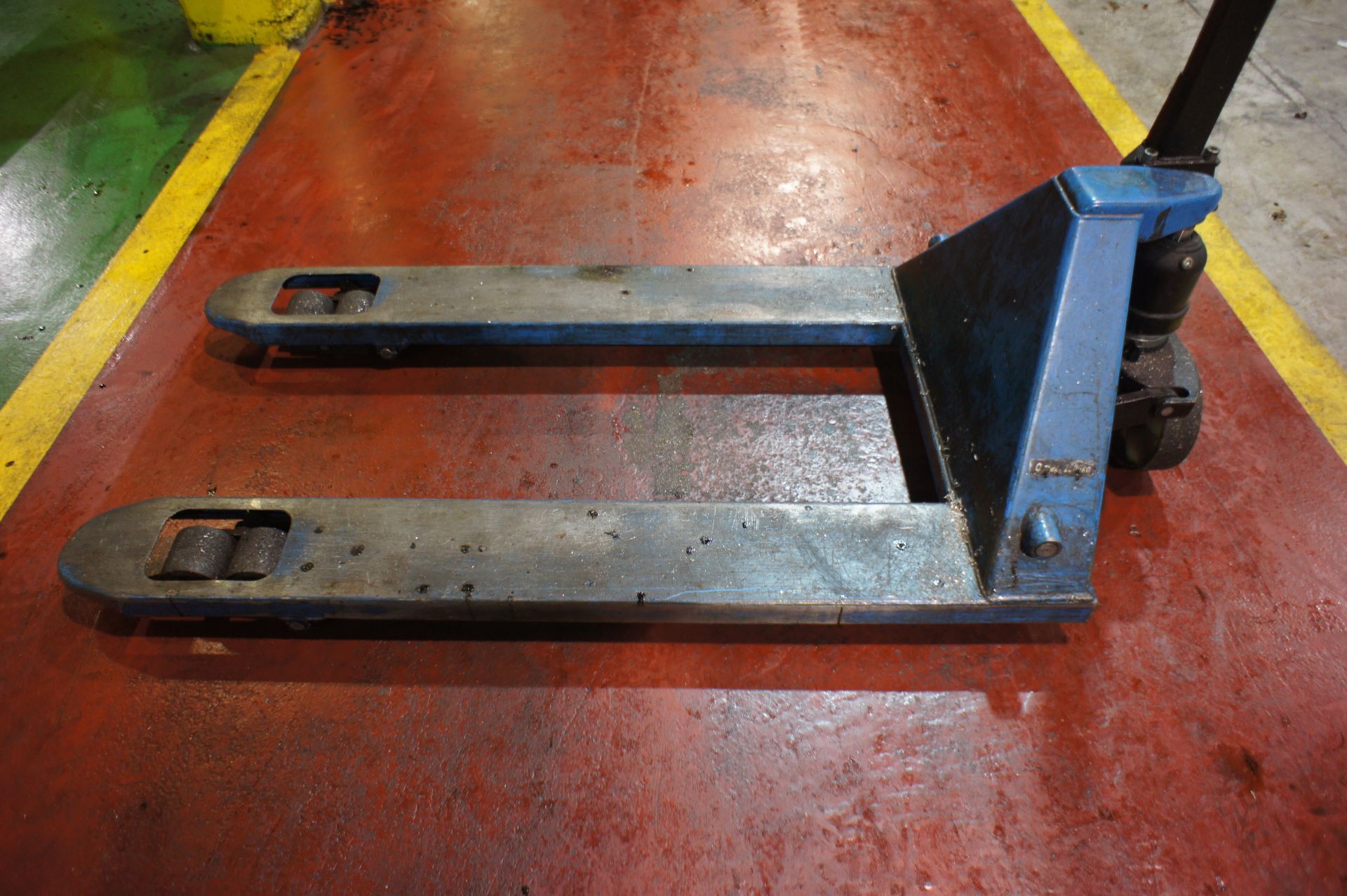 Warrior Pallet Truck - Image 2 of 2