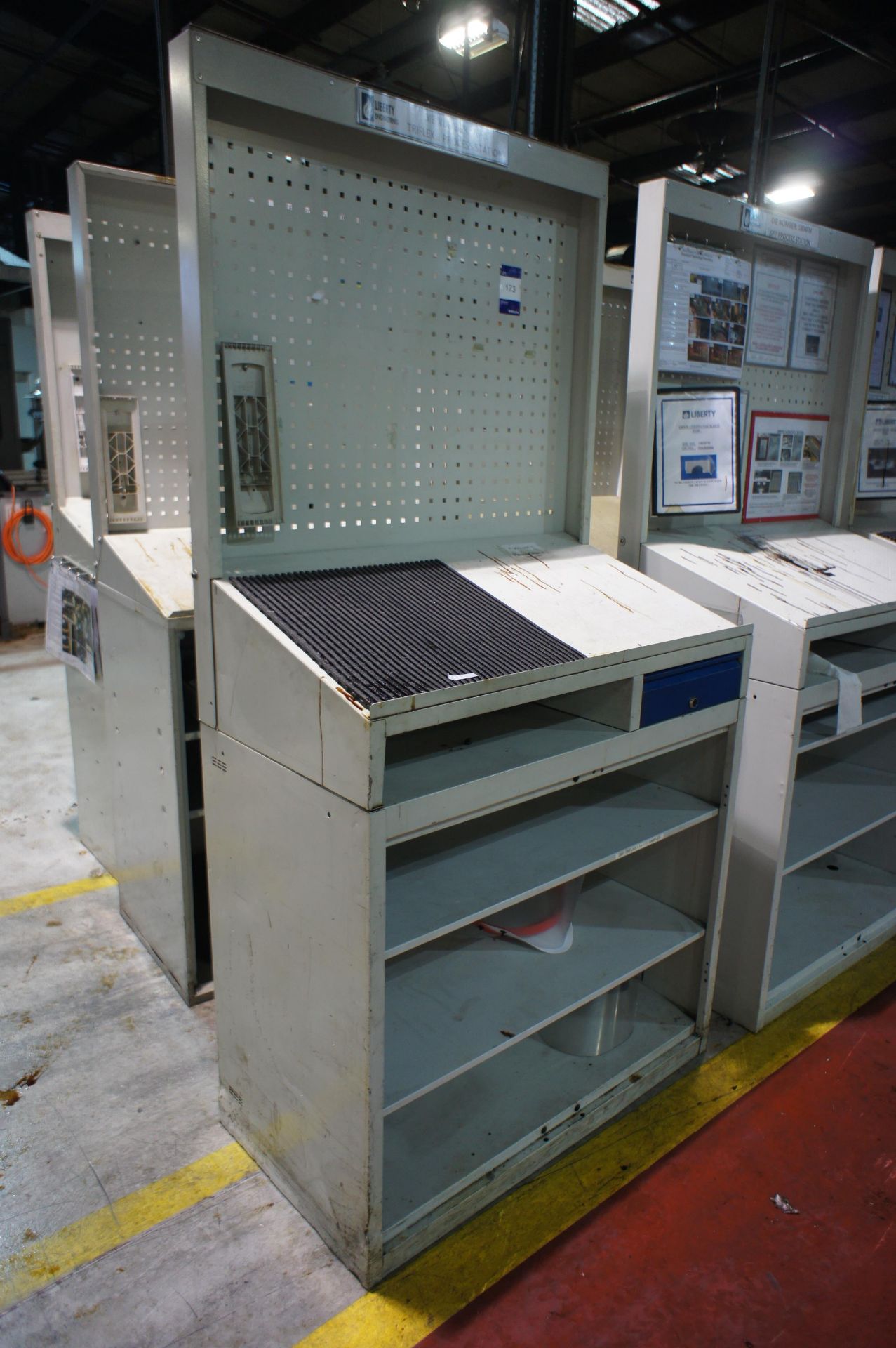 9 x QC Workstations - Image 3 of 4