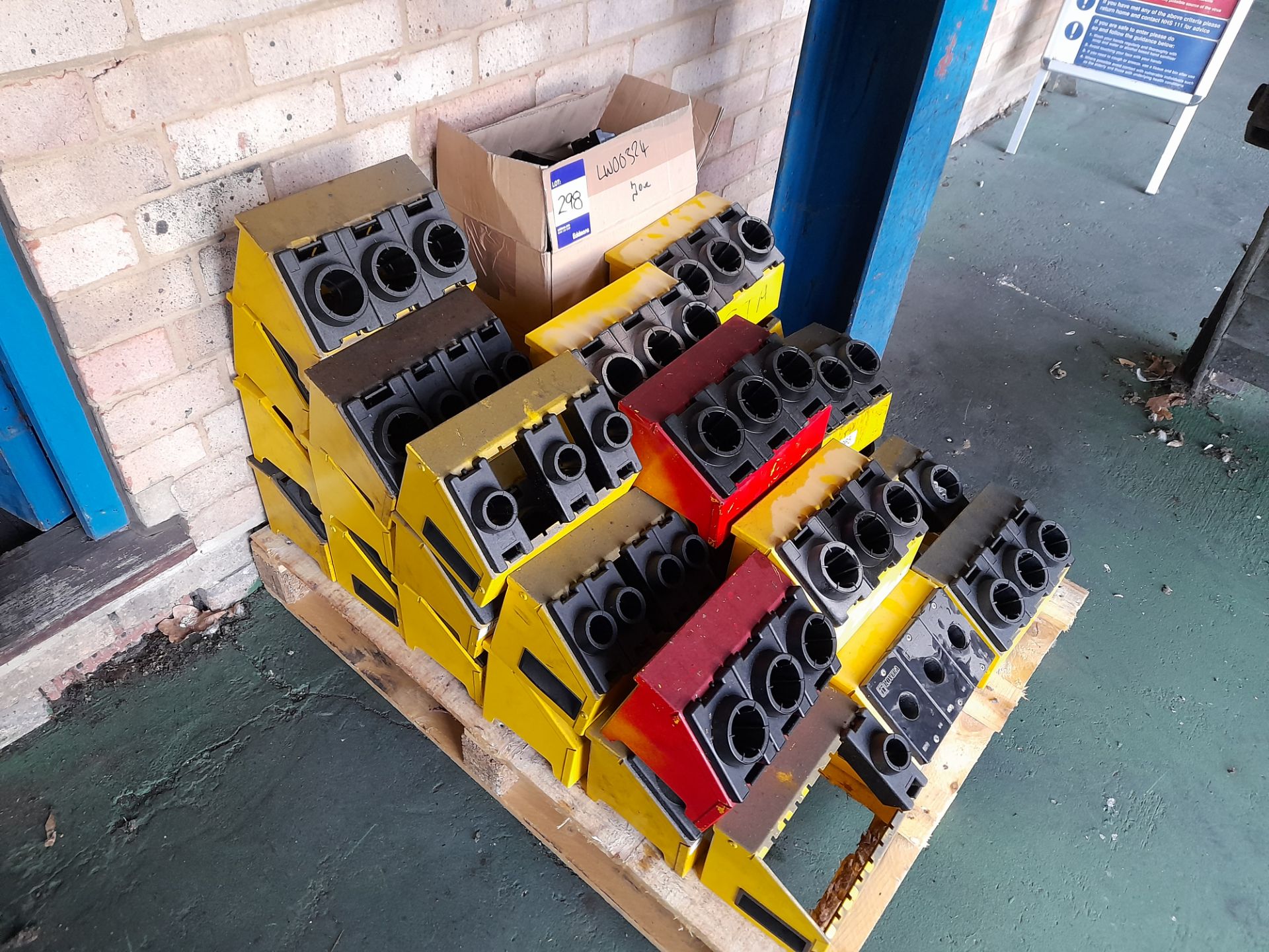 Quantity of Rovera CNC wall mountable toolholders, to pallet