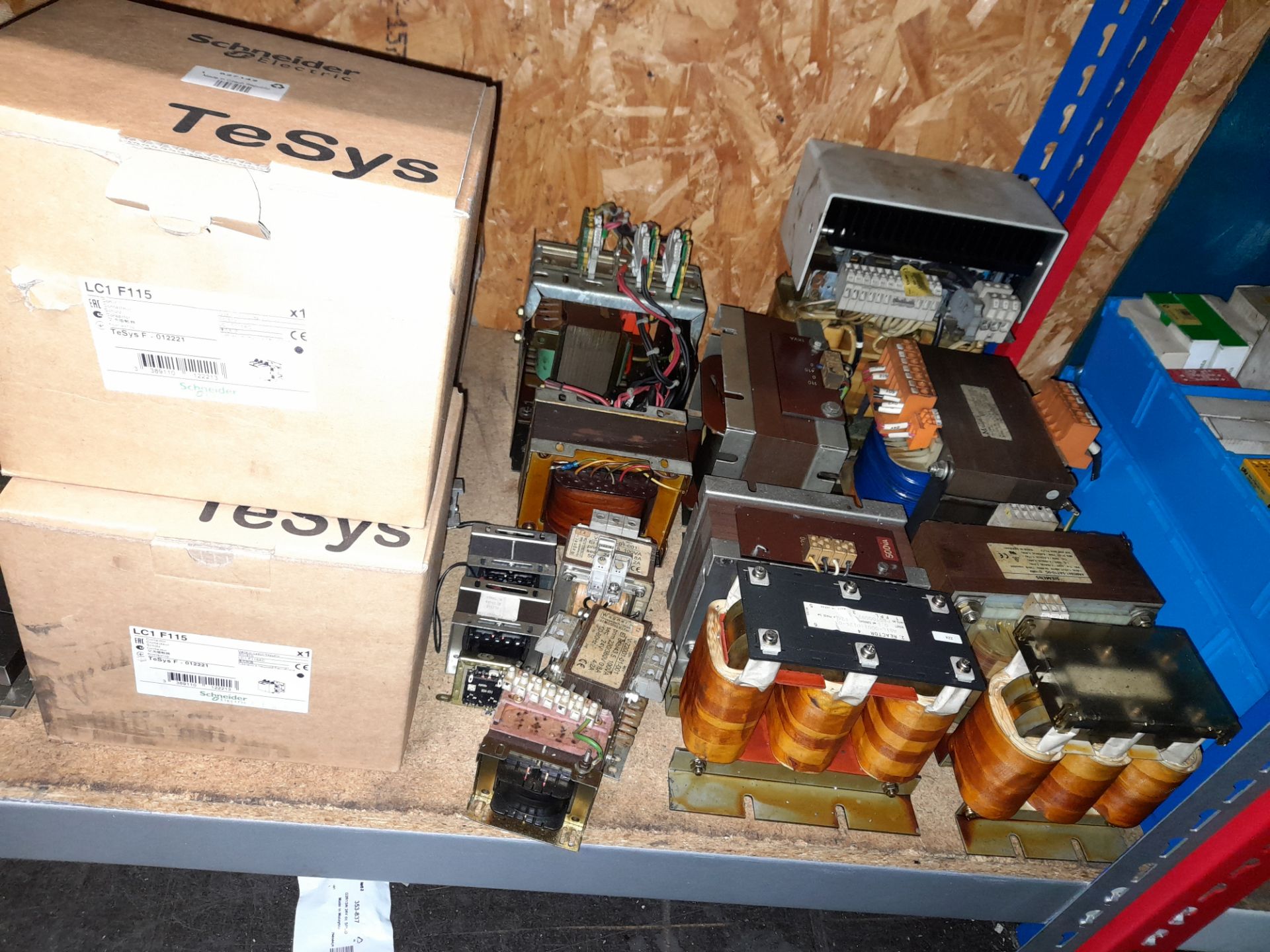 Contents to bay of shelving, to include Schnedor conductors, relays, and various other CNC component - Image 8 of 8